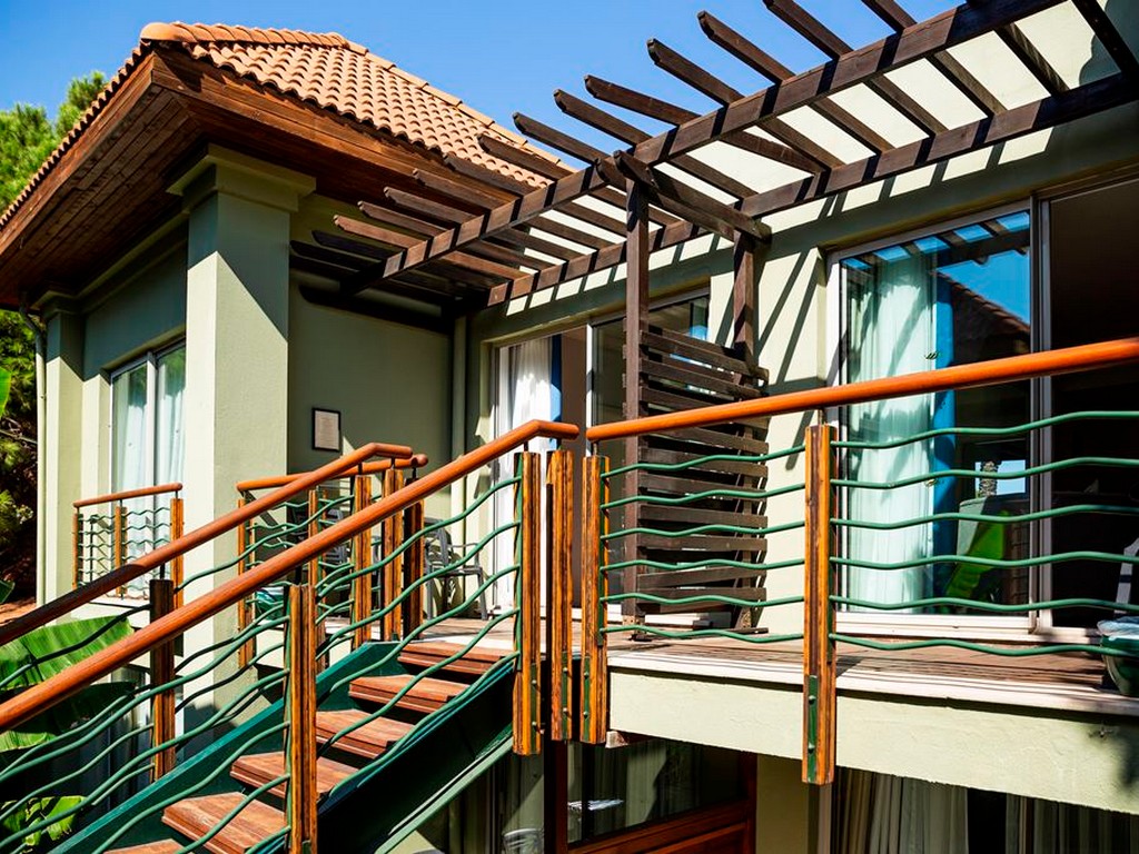 Lake Deluxe Villa