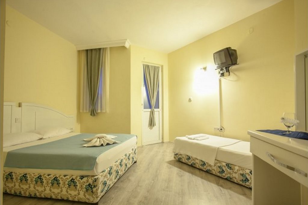 STANDARD ROOM WITH BALCONY 