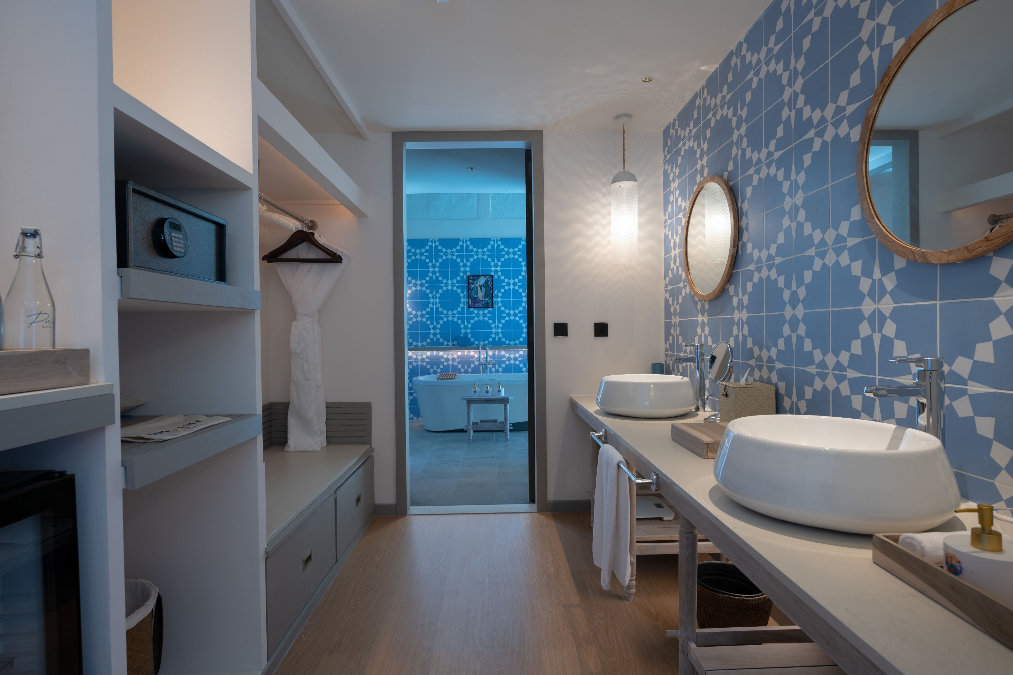 LAGOON POOL VILLA