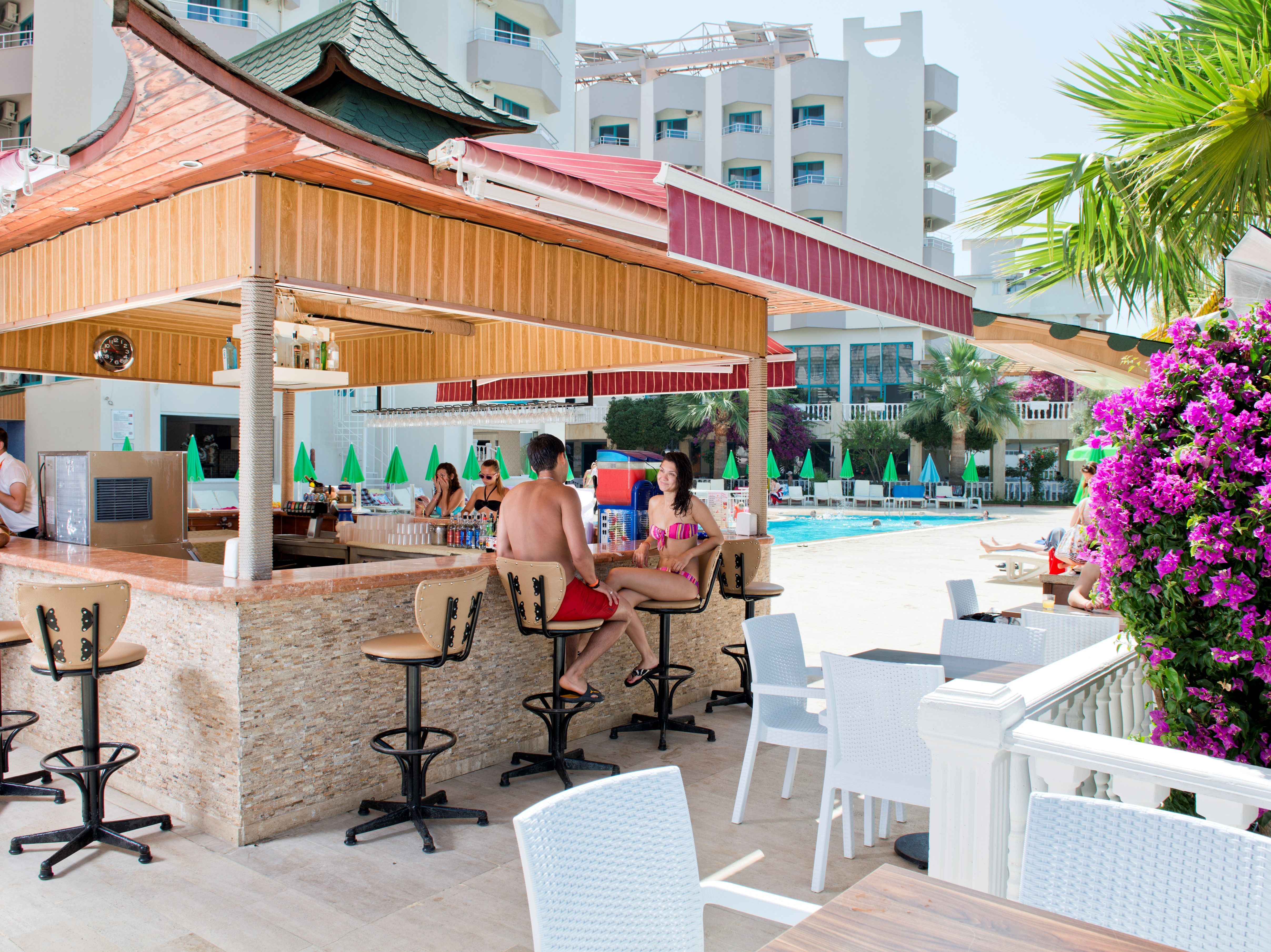 Pool Bar