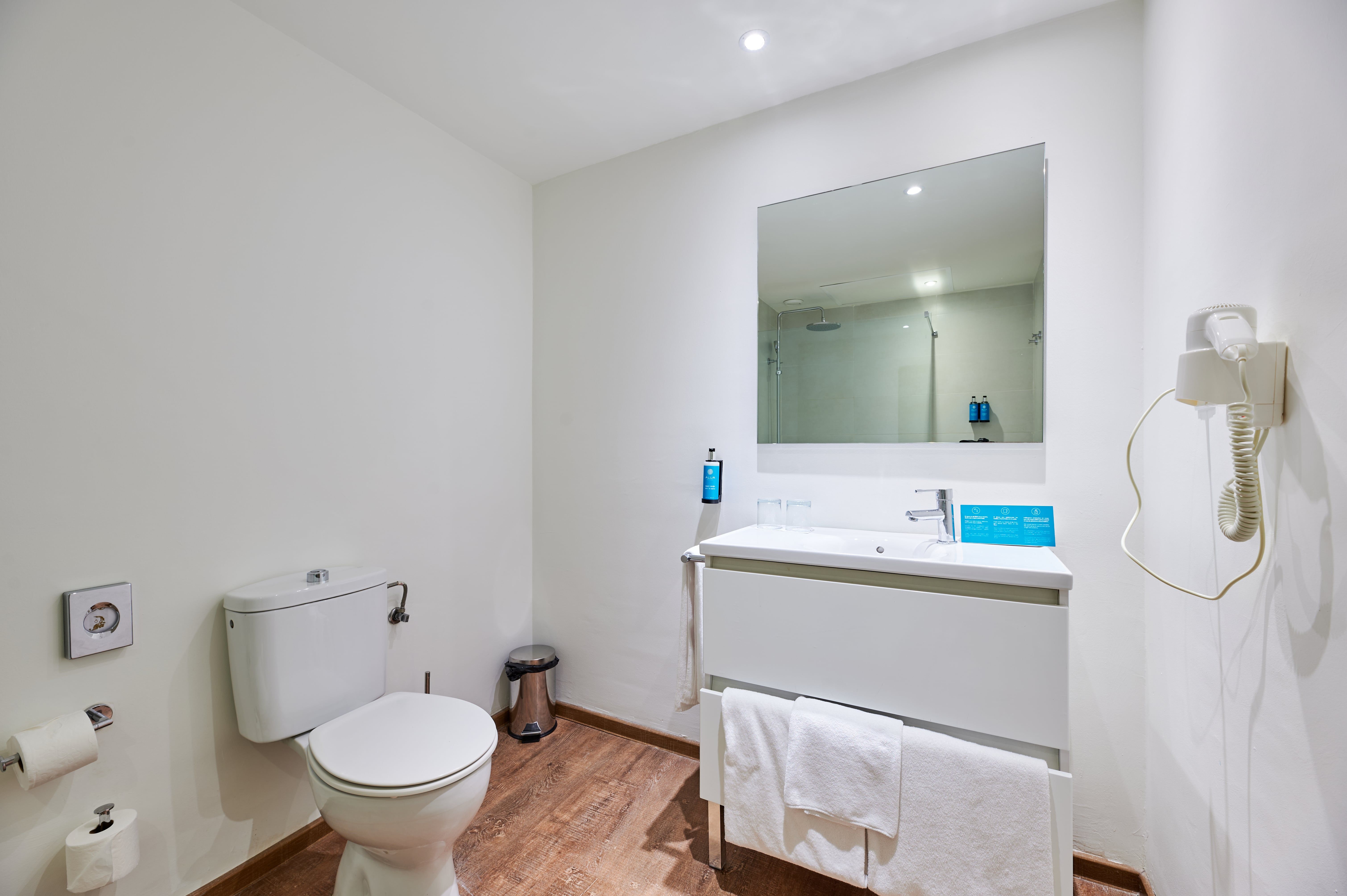 DOUBLE FRONTAL SEA VIEW (BALCONY) COMFORT