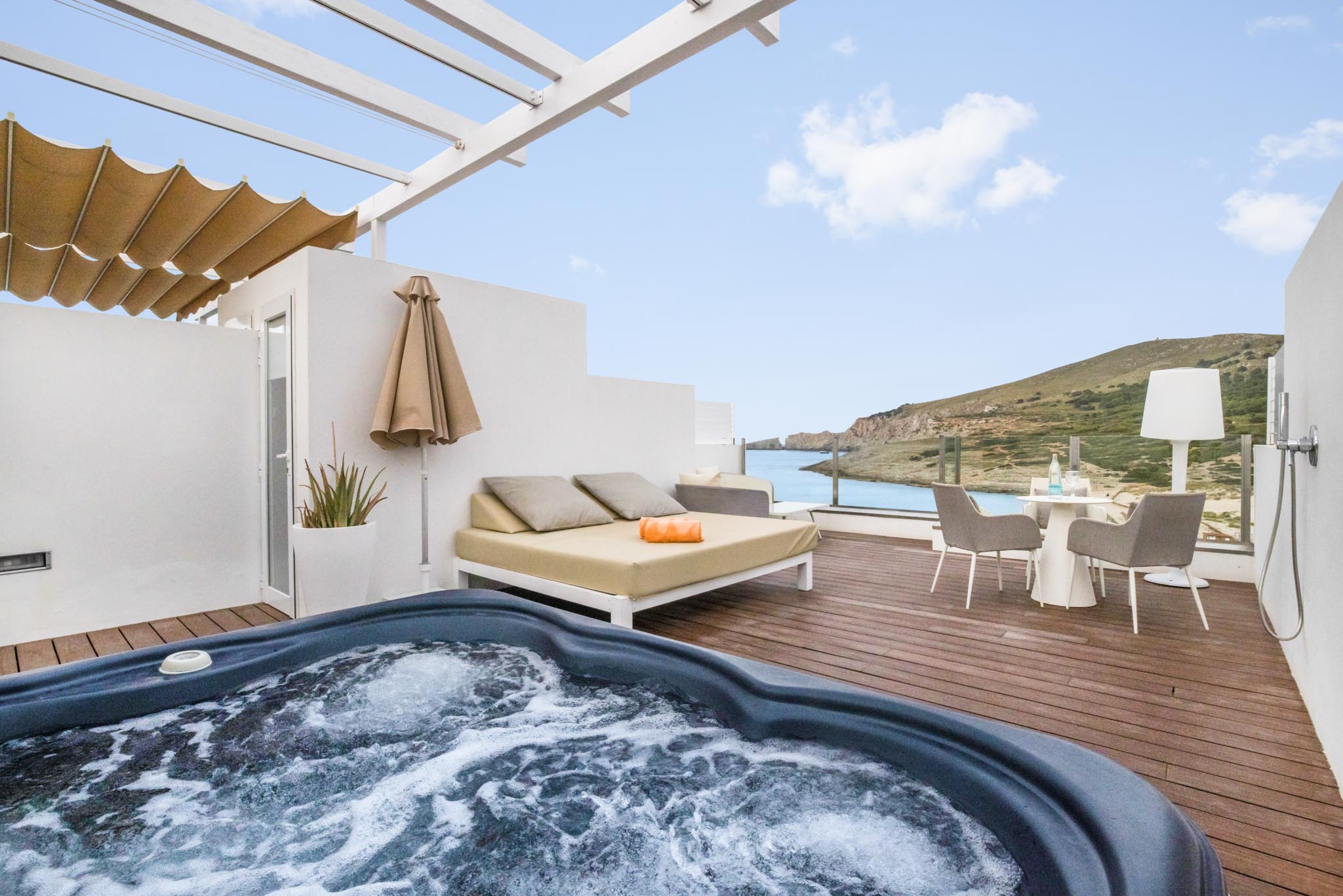 APT 1 BEDROOM ROYAL TERRACE SEA VIEW