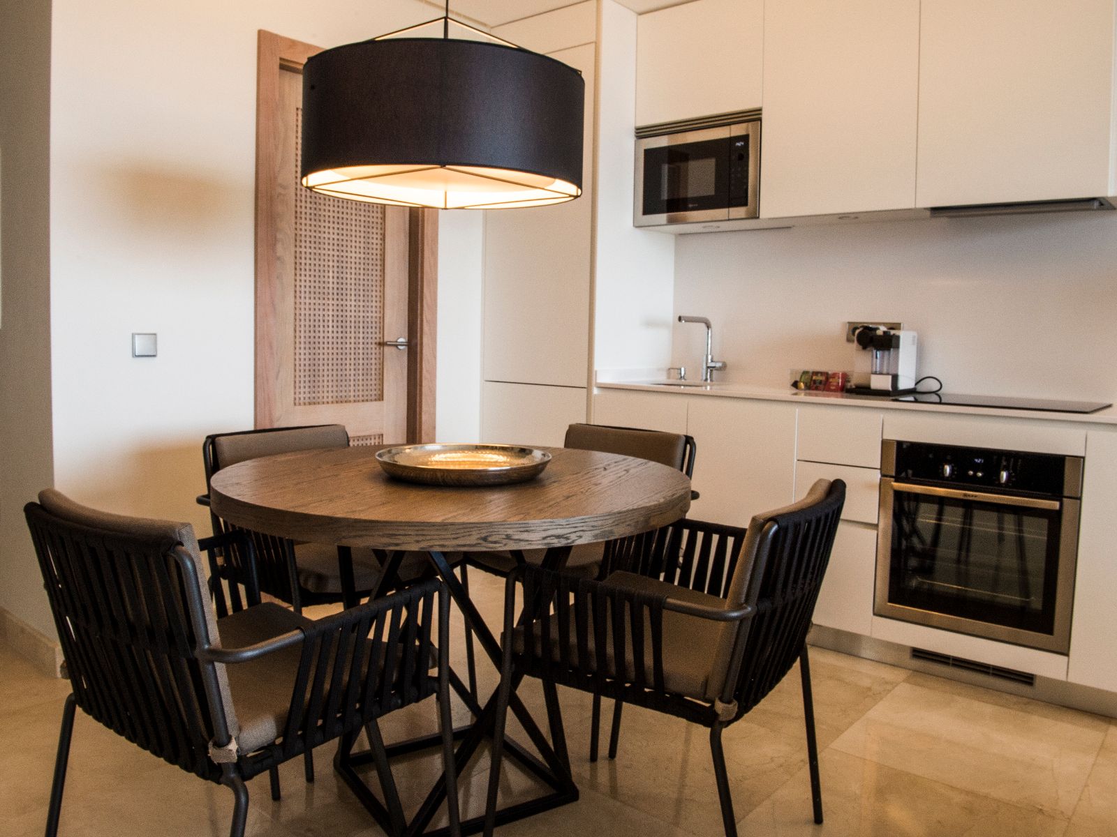 1 BEDROOM SUITE PARTIAL SEA VIEW