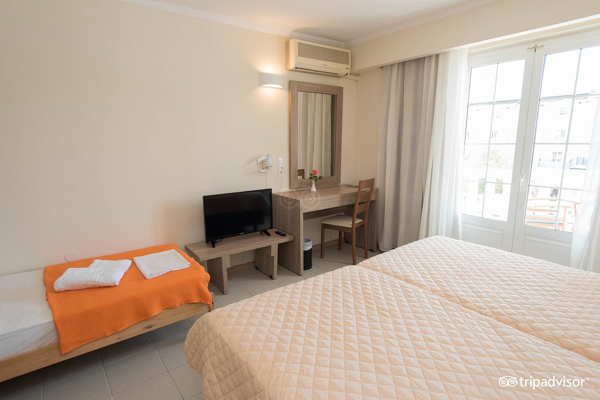 DOUBLE ROOM POOL VIEW BALCONY OR TERRACE