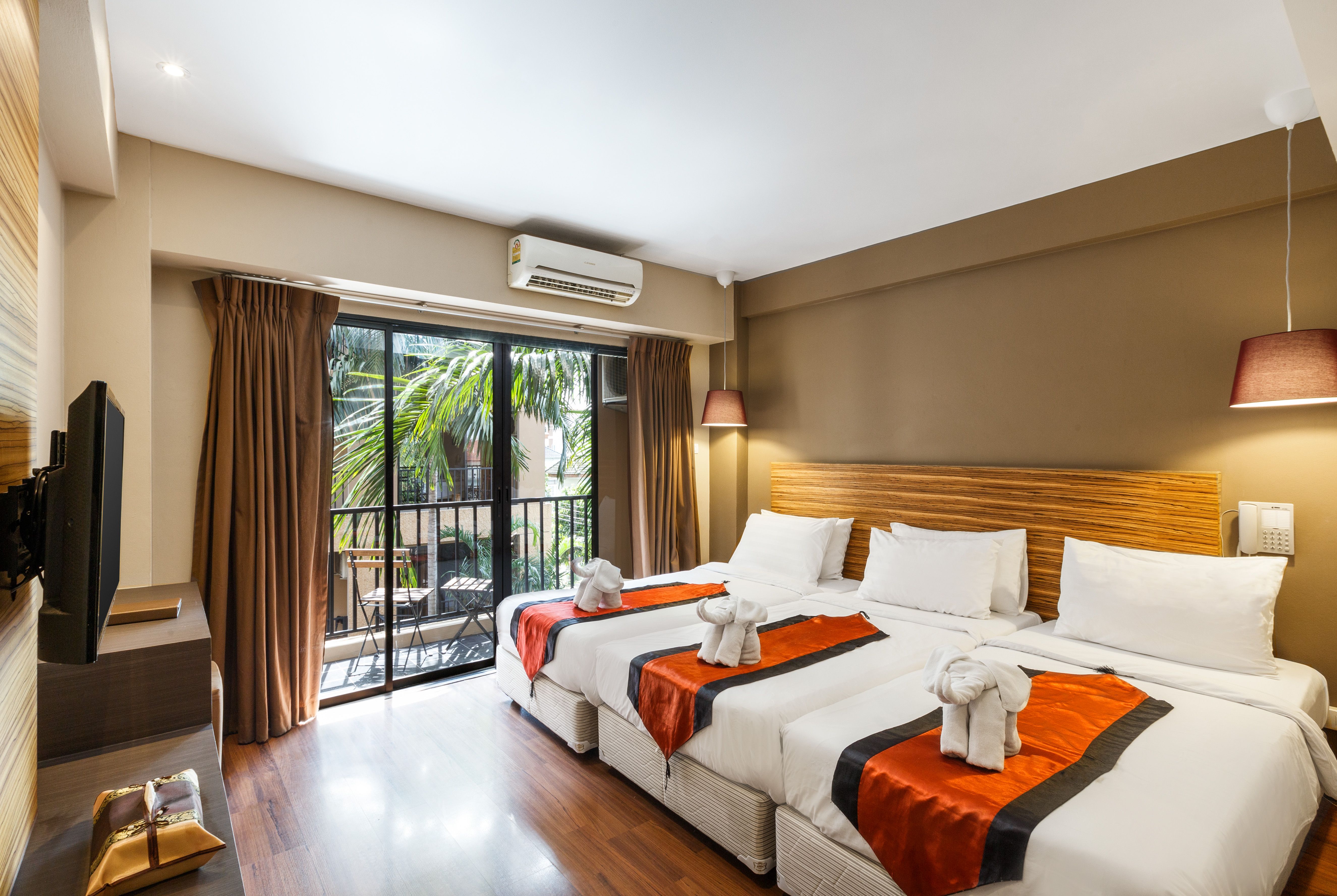 TRIPLE ROOM