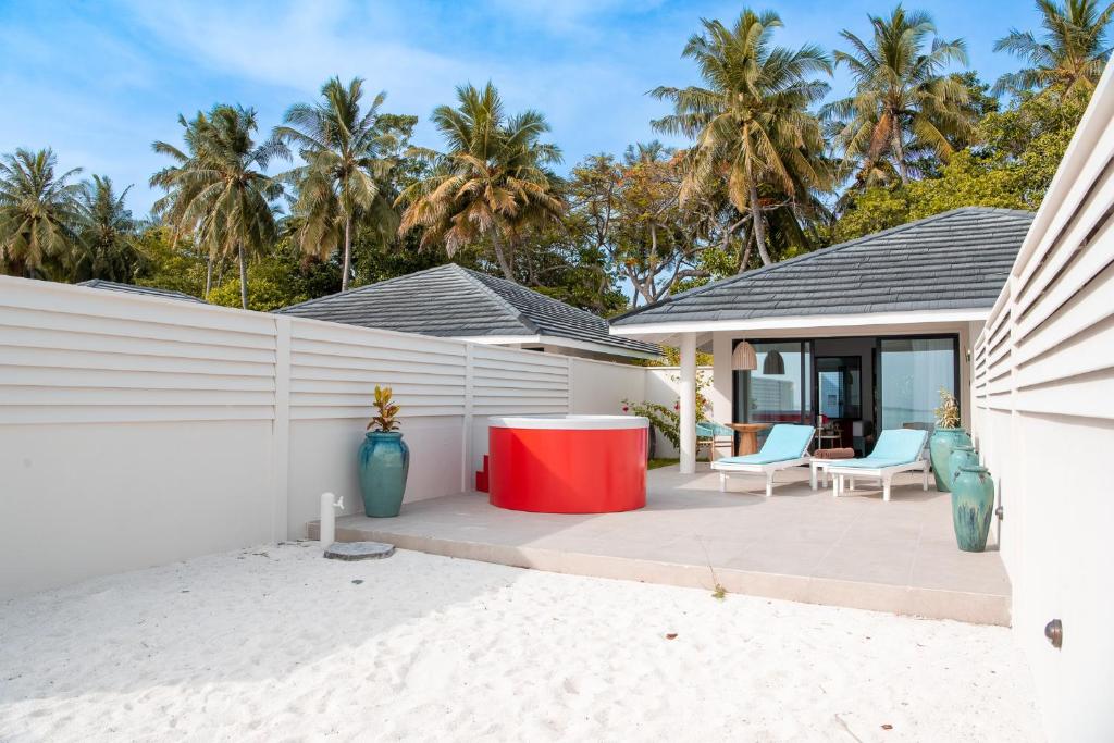Beach Villa with Whirlpool