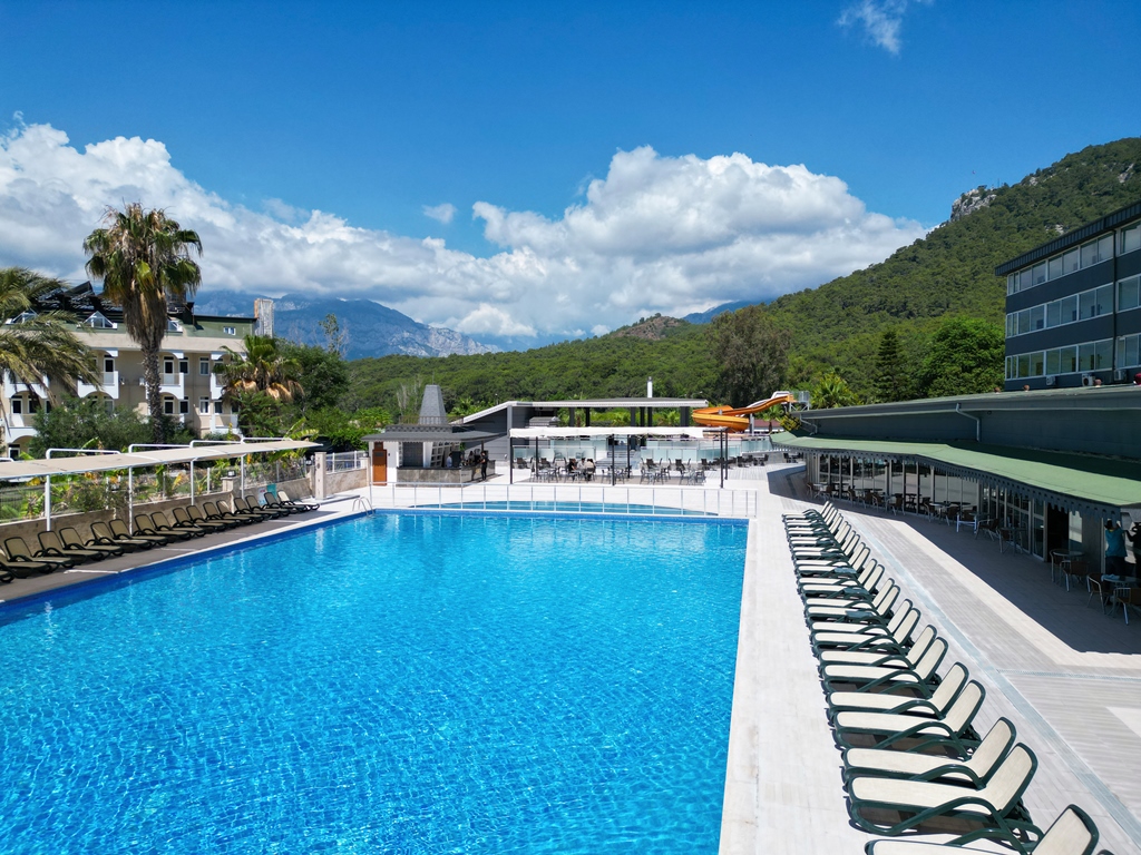 Piscina deschisă