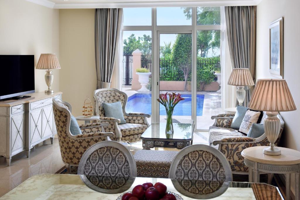 2 BEDROOM FAMILY SUITE WITH PRIVATE POOL