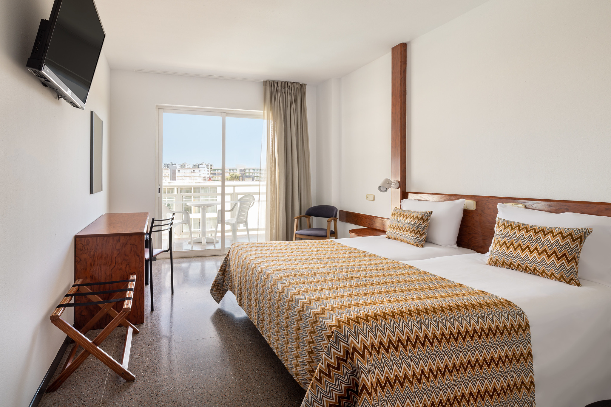 POOL VIEW ROOM