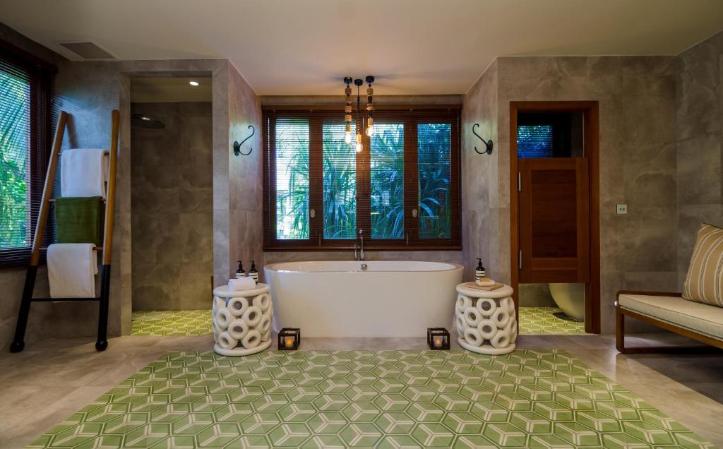 Treetop Pool Villa