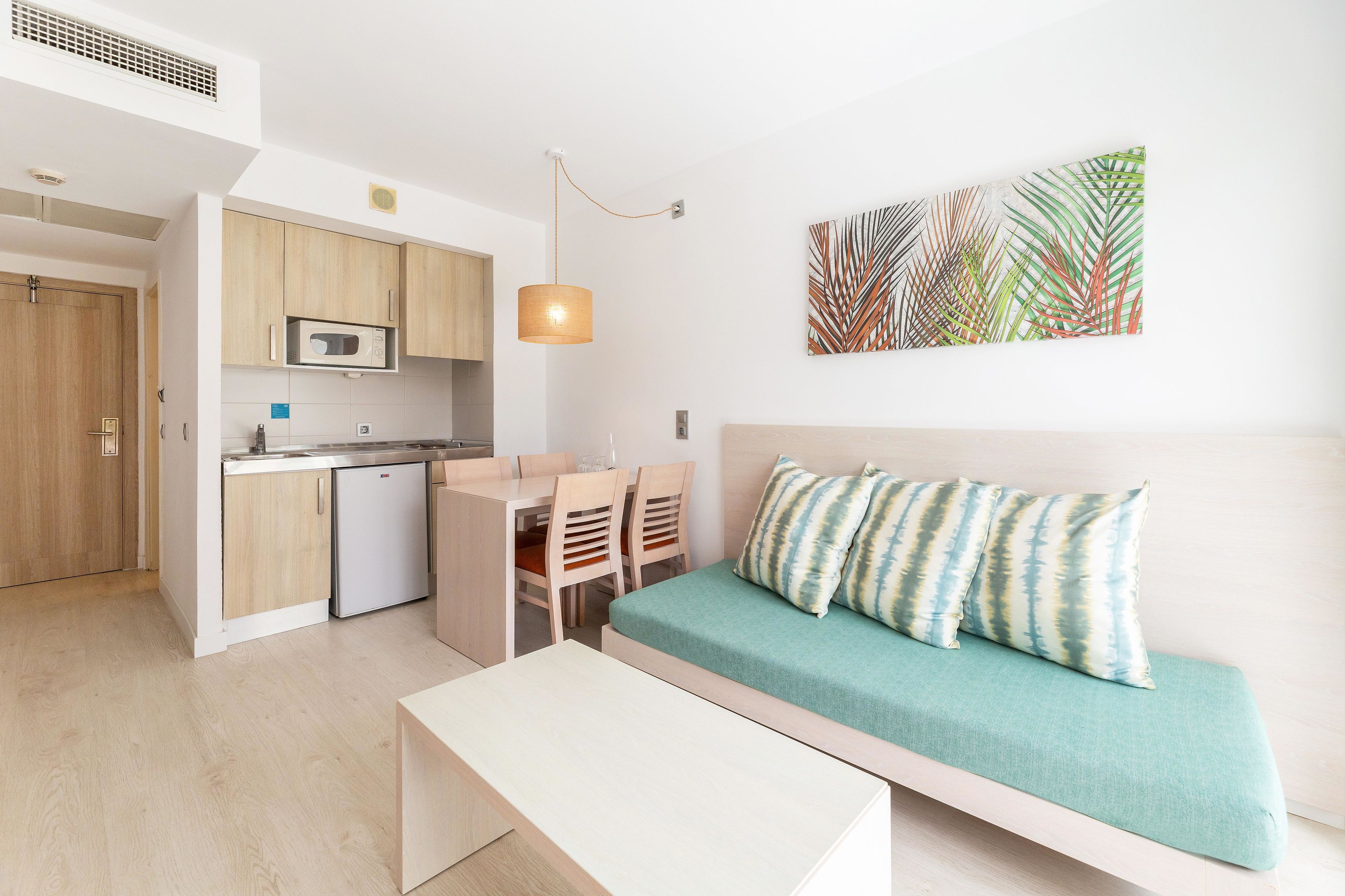 ONE BEDROOM APARTMENT PALM GARDEN - ANNEX - BALCONY OR TERRACE