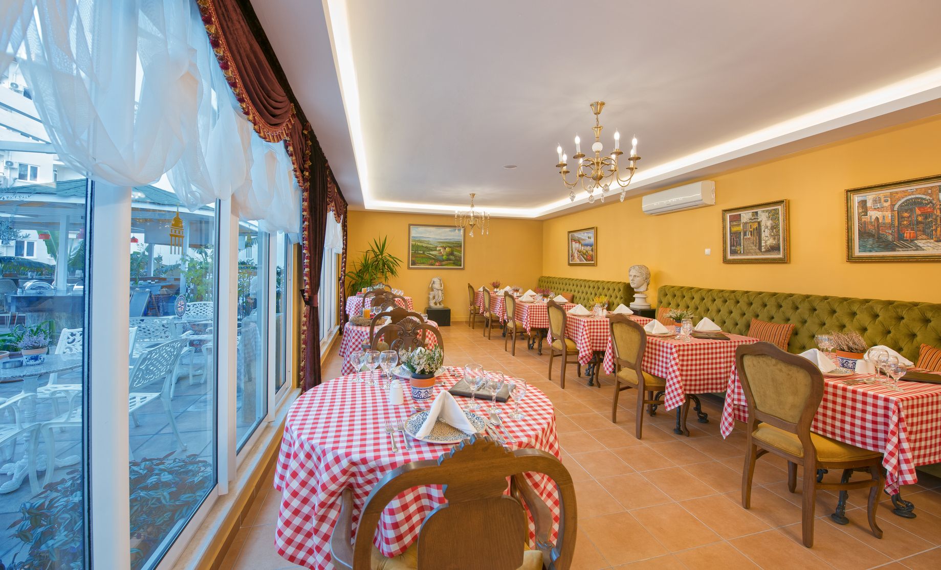 A La Carte Restaurant