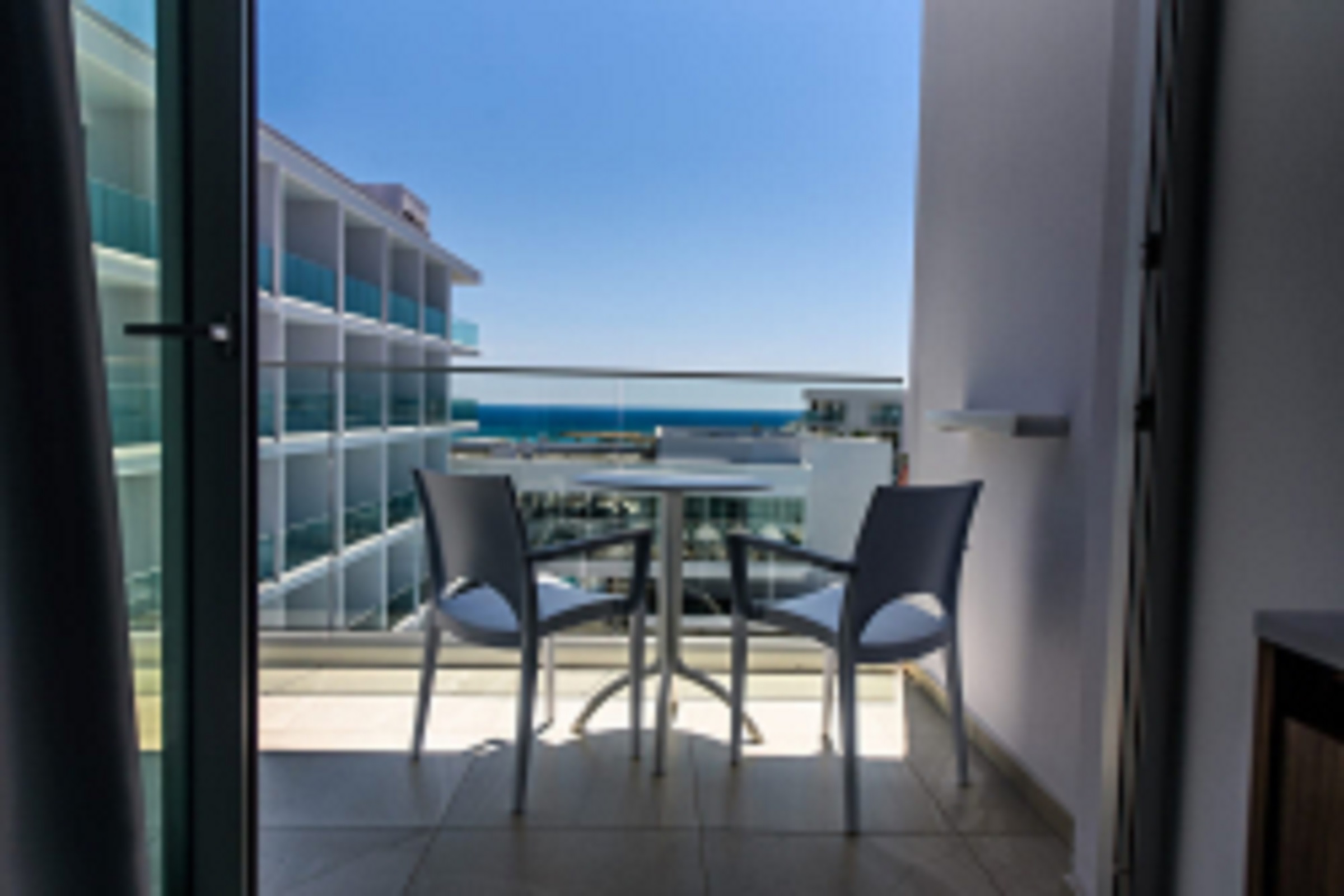 STANDARD ROOM (POOL VIEW, BALCONY)