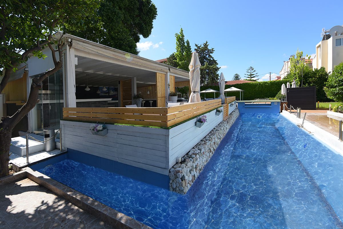 pool bar