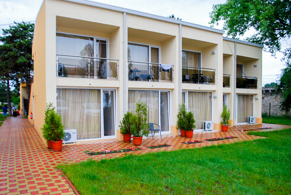 Eforie Nord, Hotel Club Dunarea, exterior.jpg