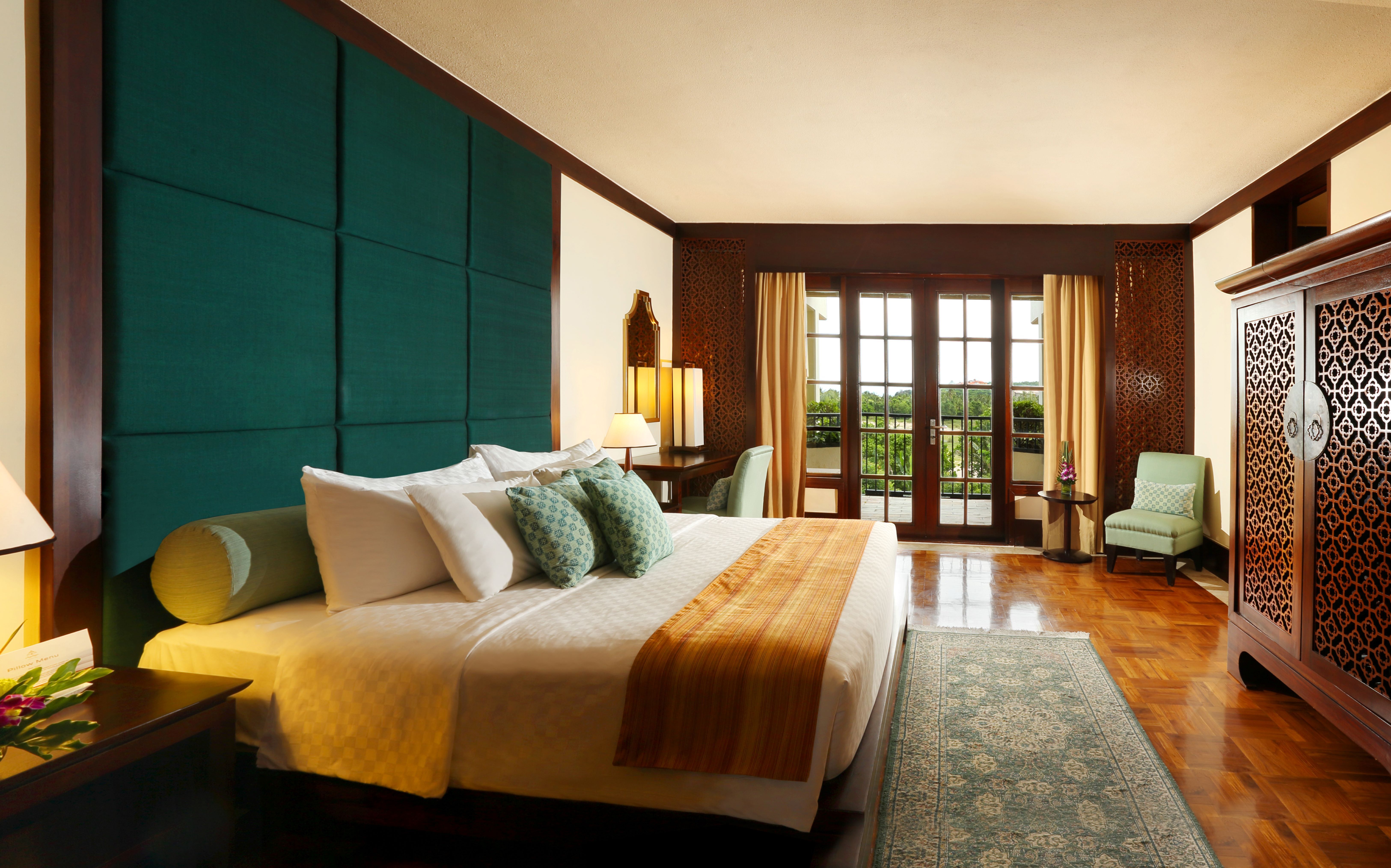 SUITES COLLECTION