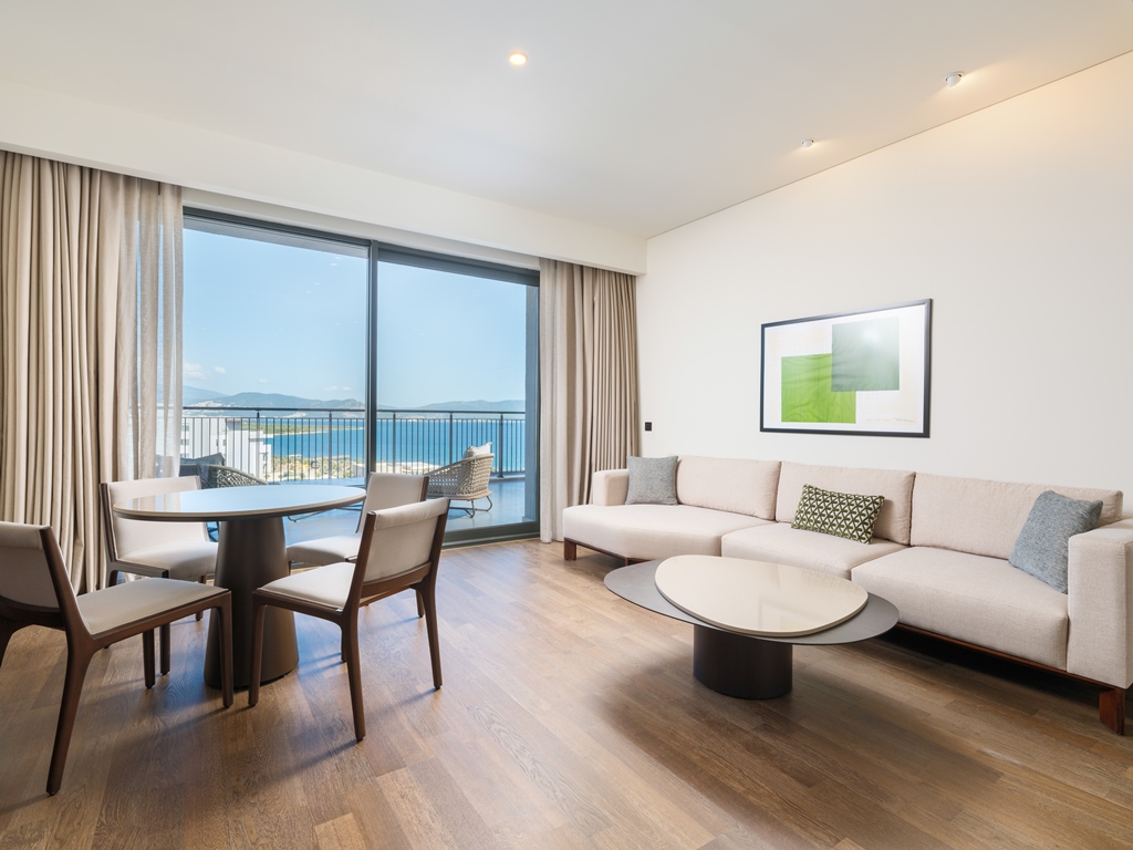 Penthouse Suite with 2 Bedrooms Sea View 2+1 ( Community Zone )