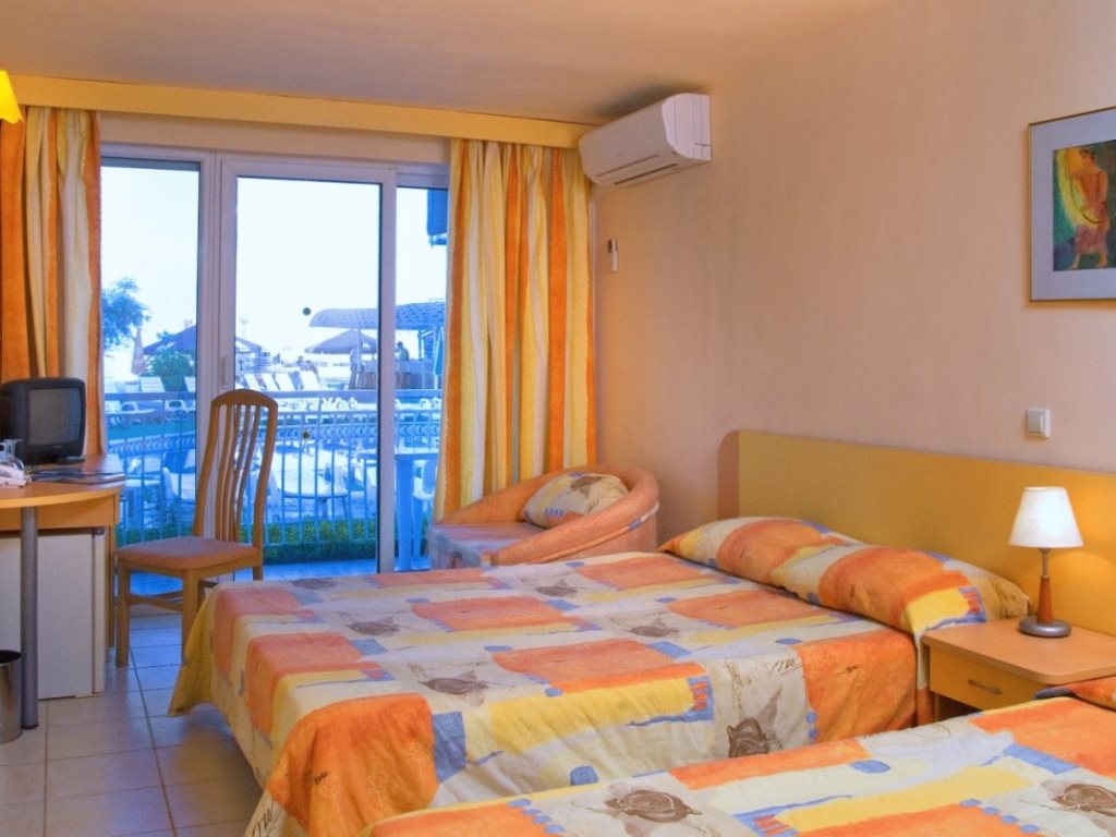 Twin Standard Room