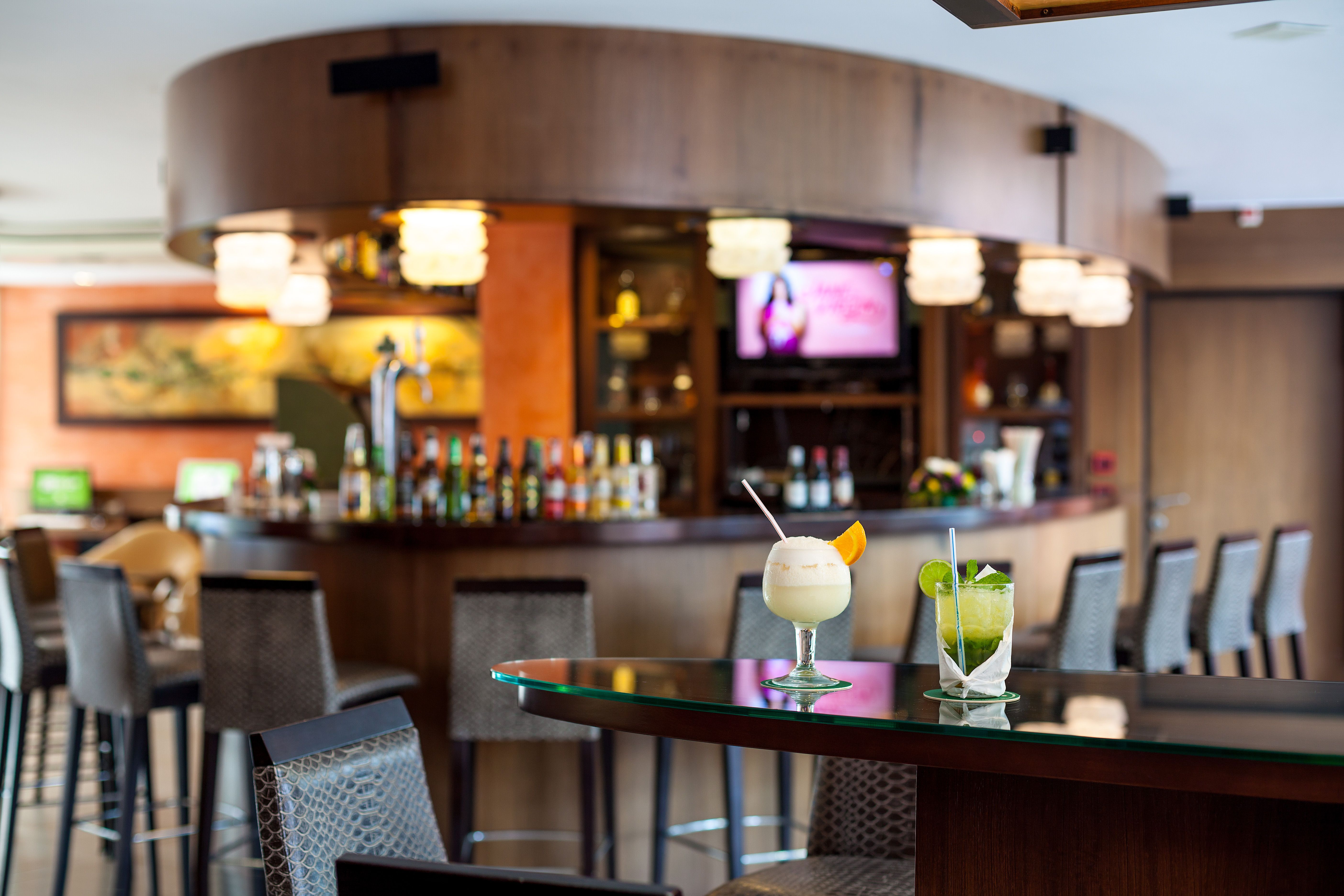 SPORTS BAR