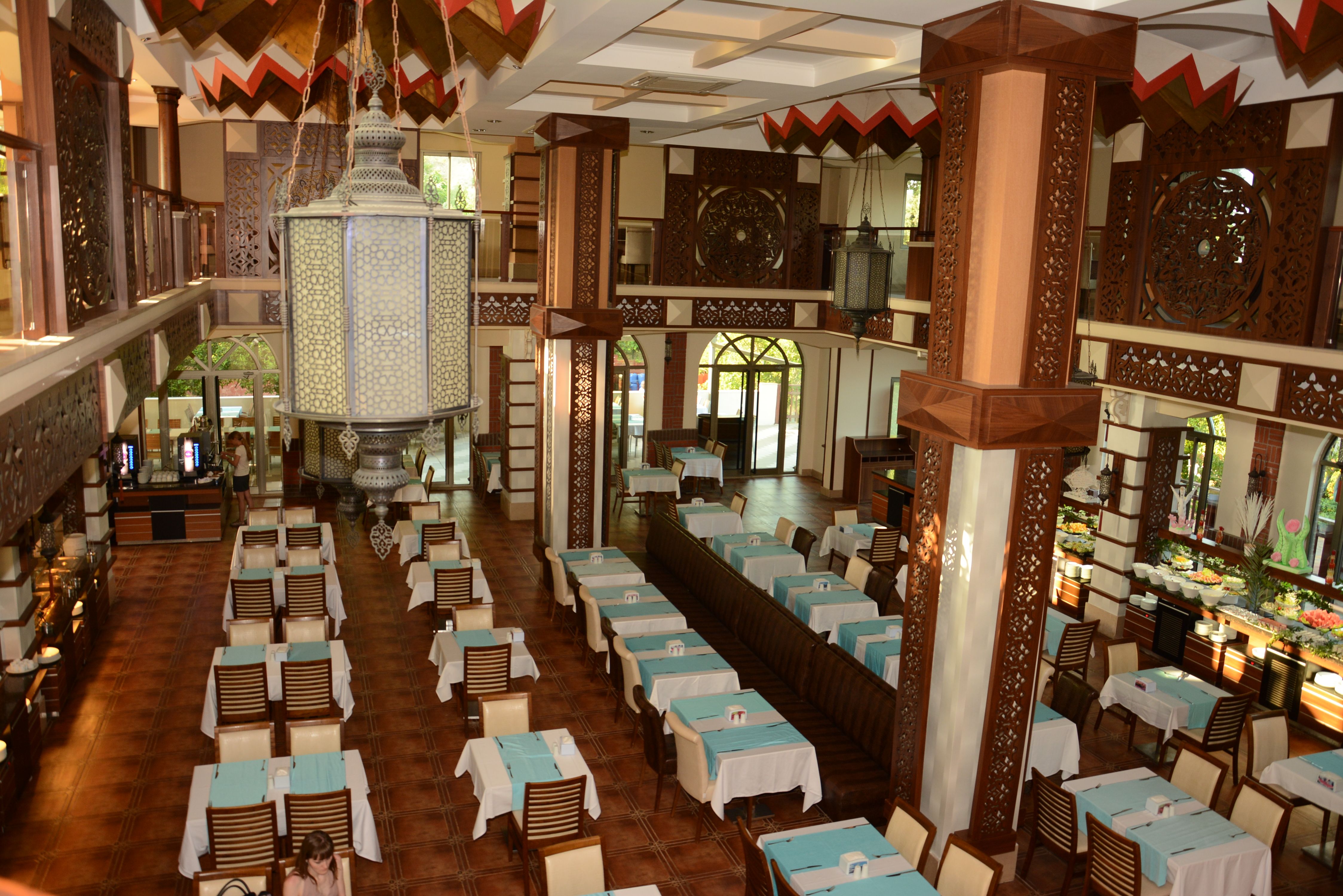 MAIN RESTAURANT