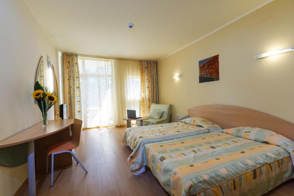 Twin Standard FamilyRoom (Balcony)