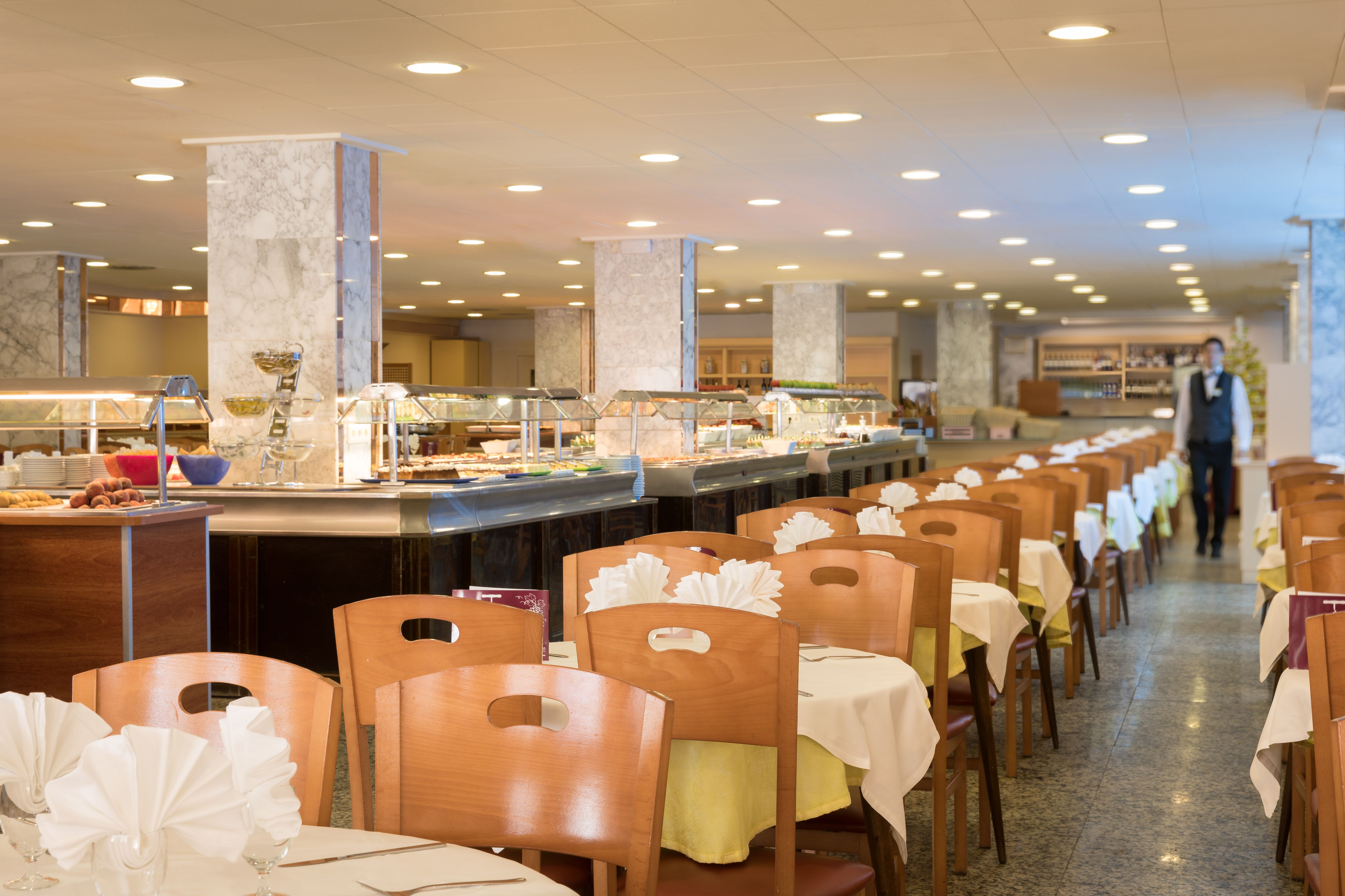 MAIN RESTAURANT