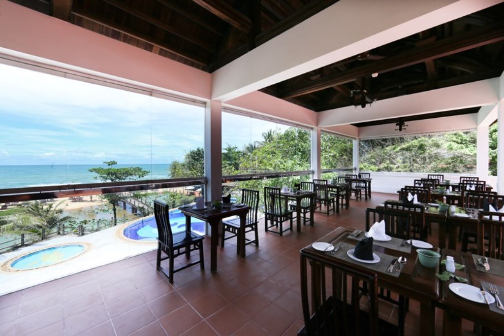 BEACH BAR and restaurant