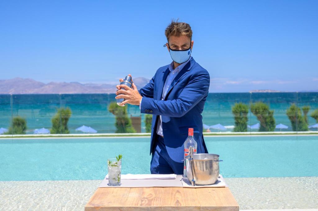 POOL BAR
