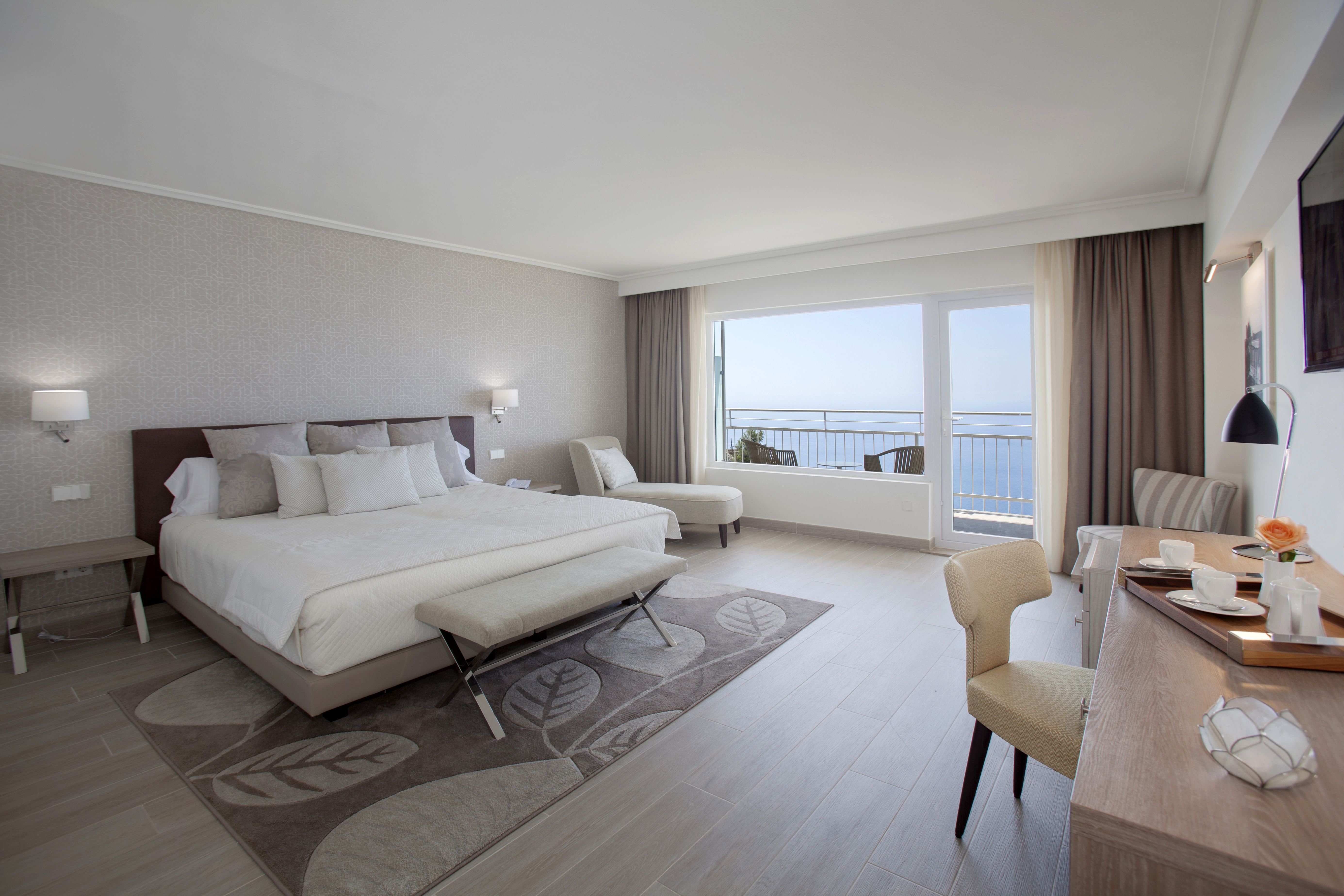 DOUBLE SUPERIOR SEA VIEW BALCONY