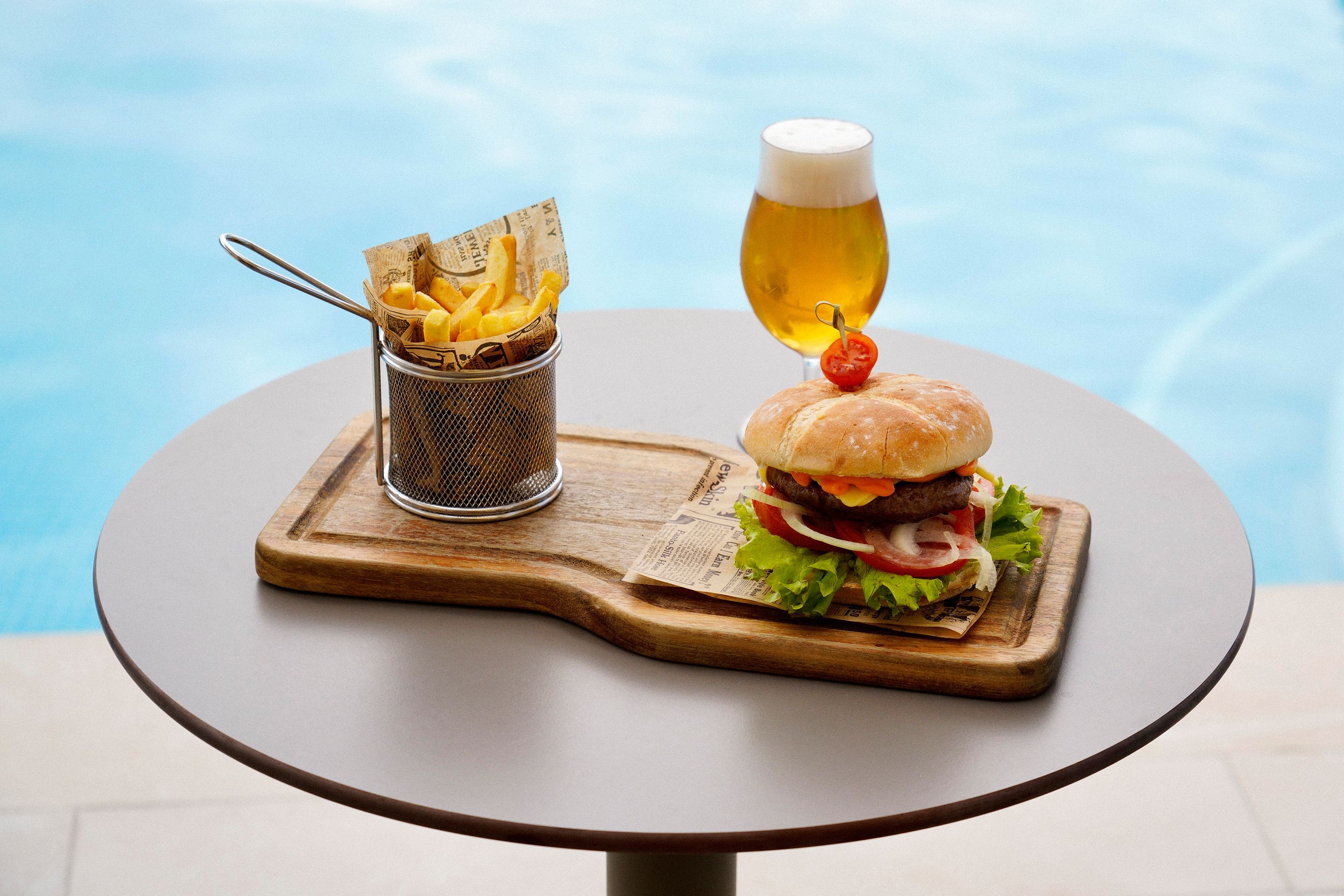 Kentia Pool Club