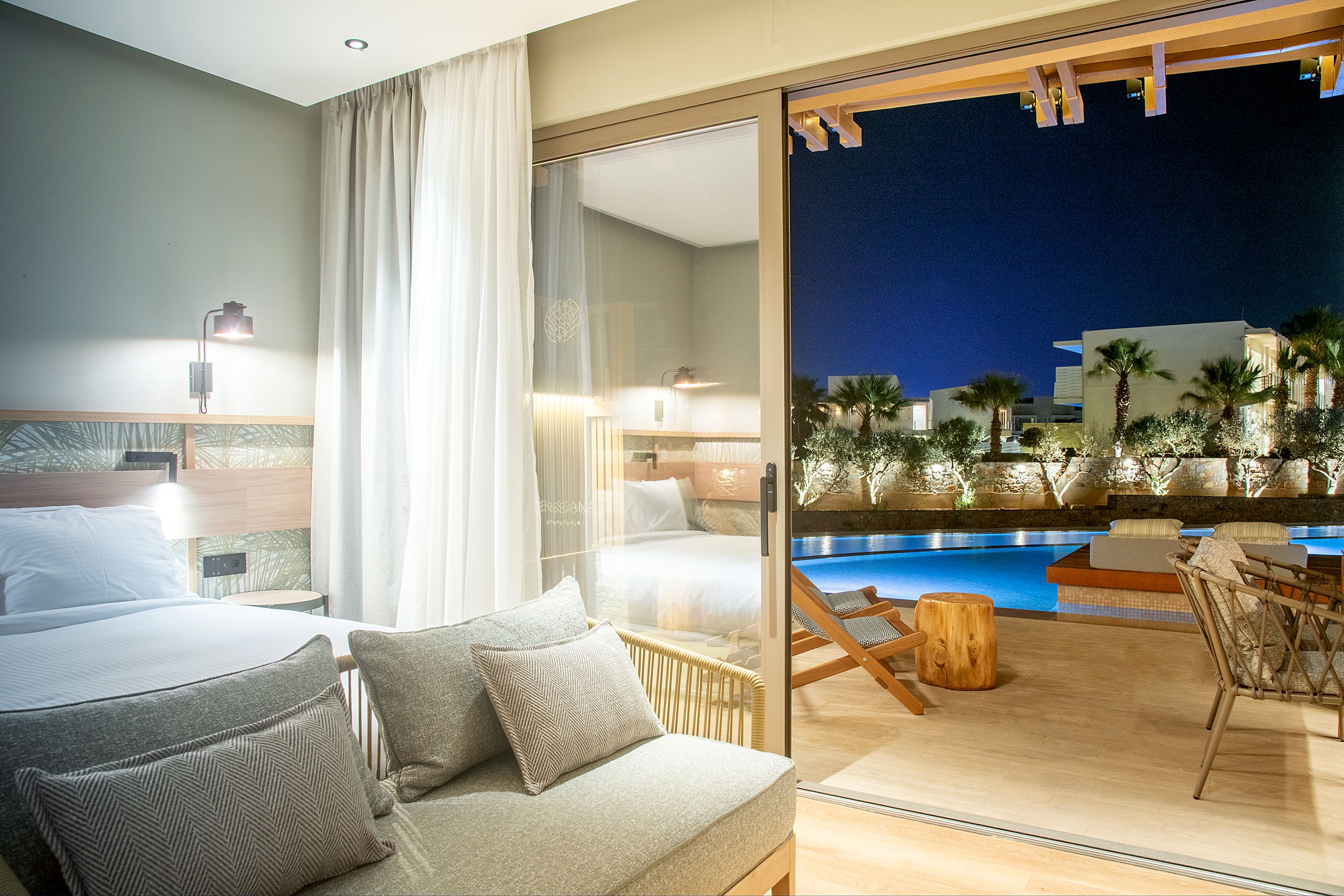 Classic Double Room Garden View with Pool Access