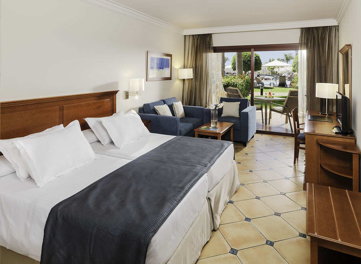 DOUBLE STANDARD ROOM WITH BALCONY OR TERRACE