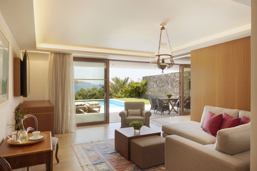 ONE BEDROOM MINOAN ROYALTY VILLA SEA VIEW PRIVATE POOL