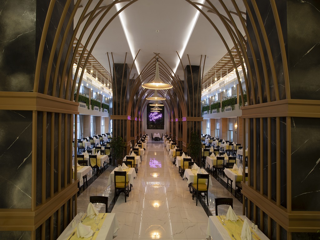 MAIN RESTAURANT