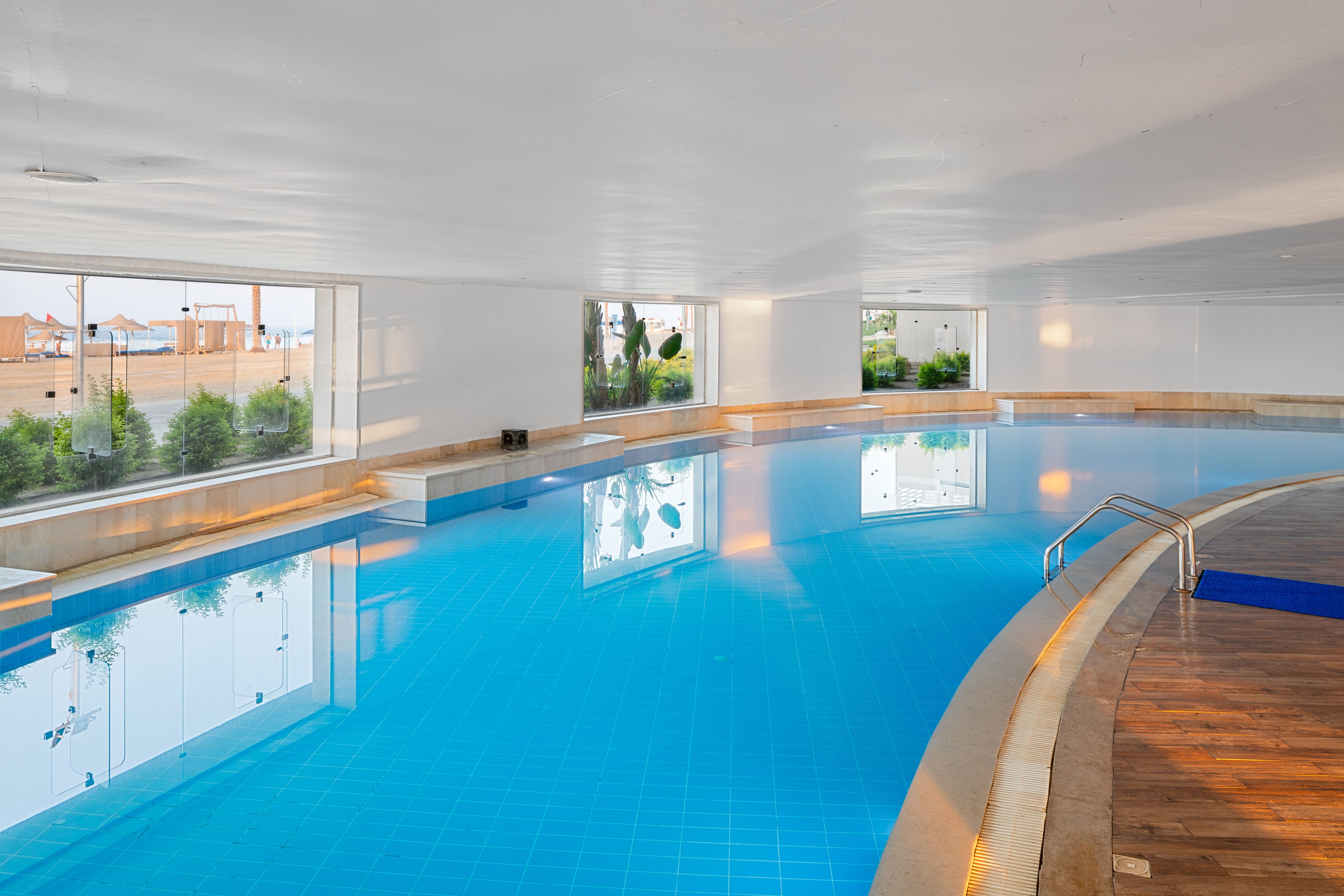 Piscină interioară