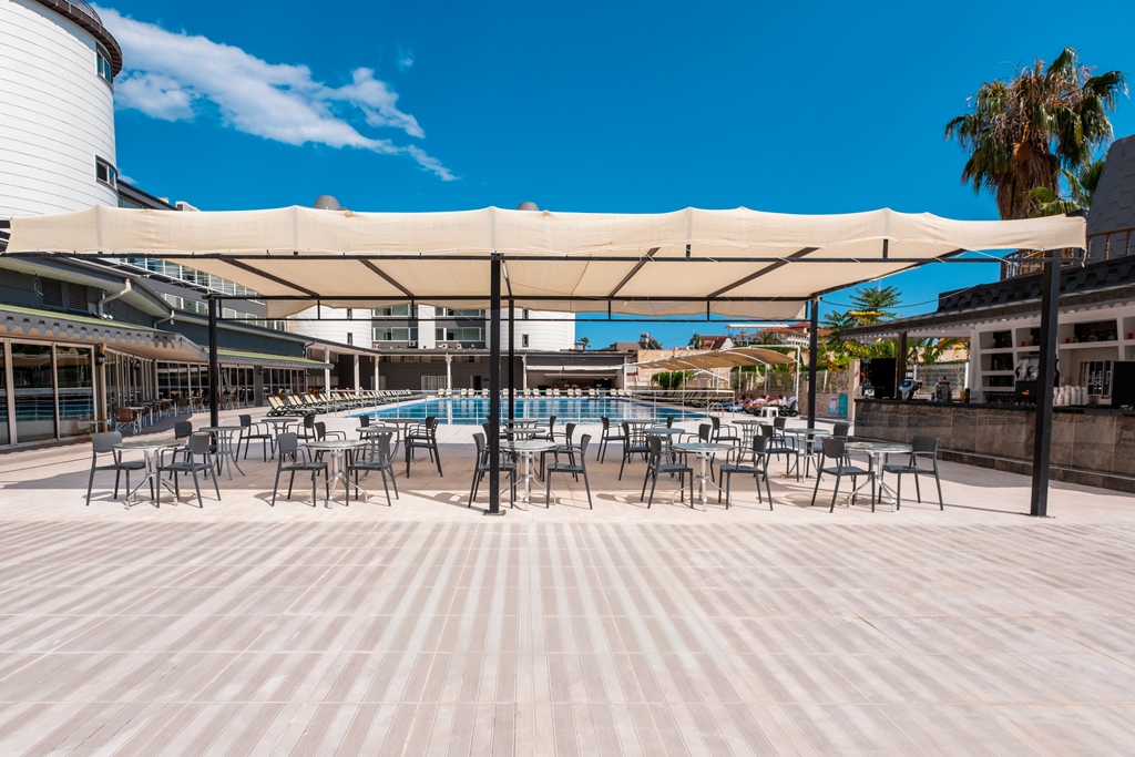 POOL BAR