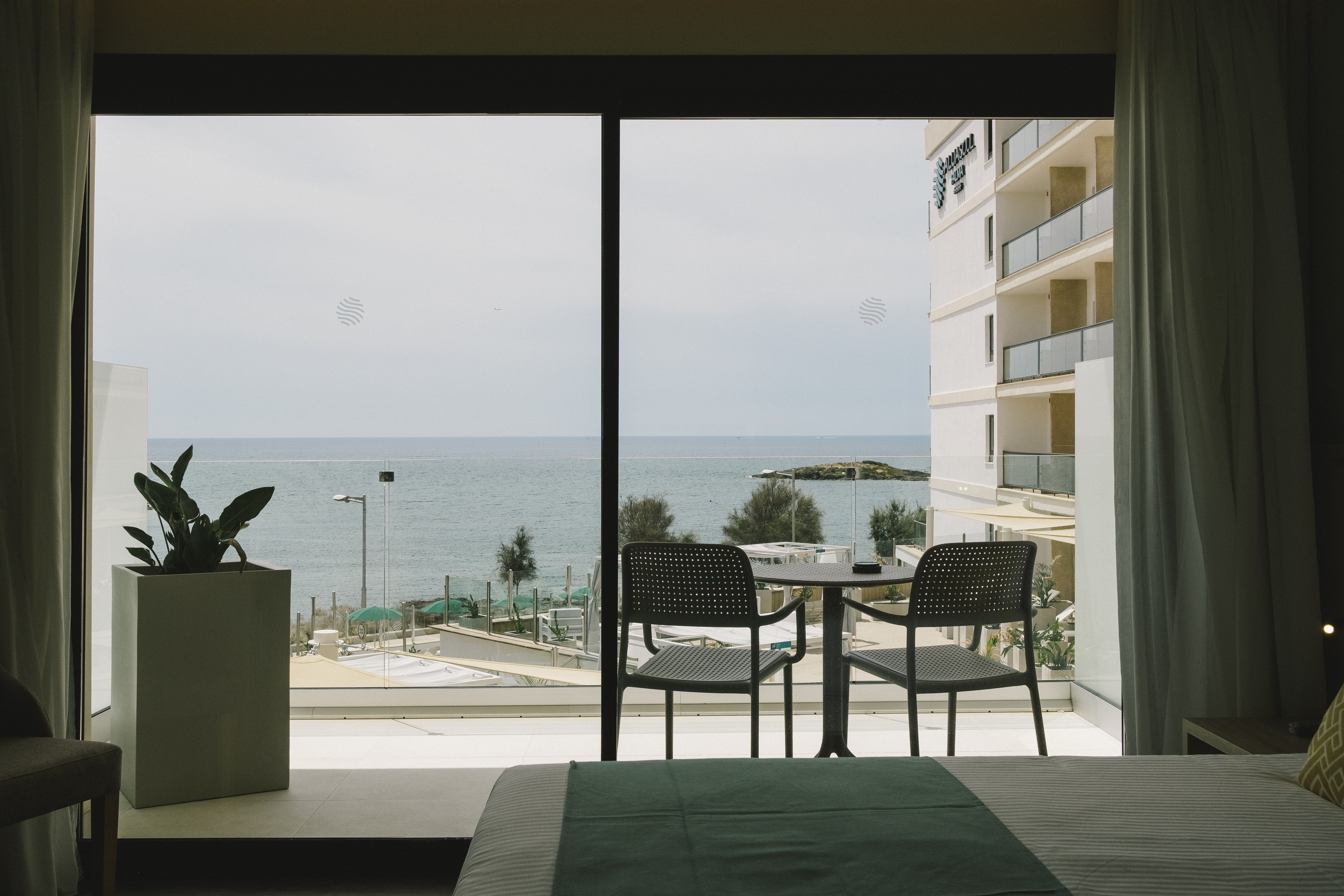 DOUBLE STANDARD WITH BALCONY 