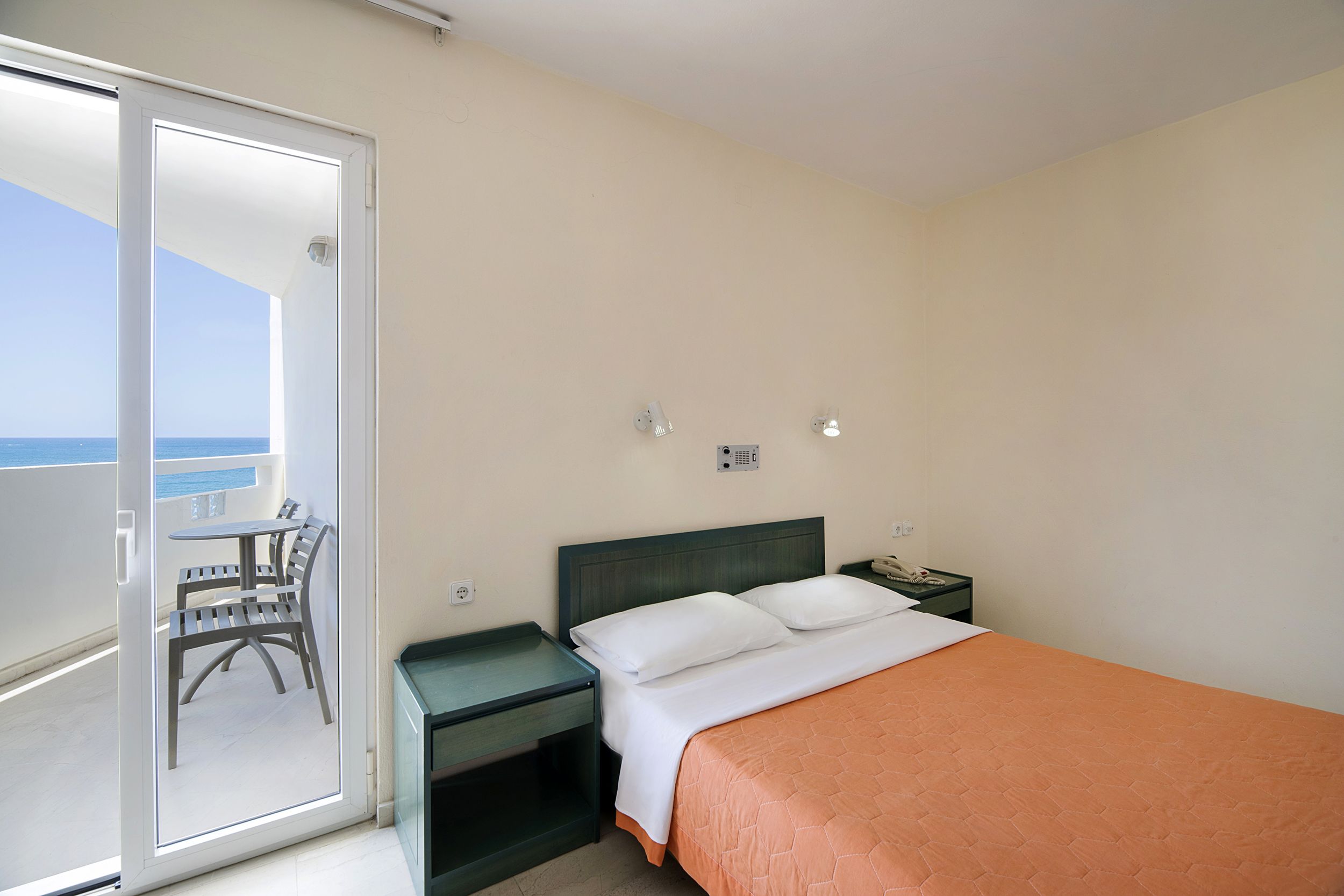Double room side sea view
