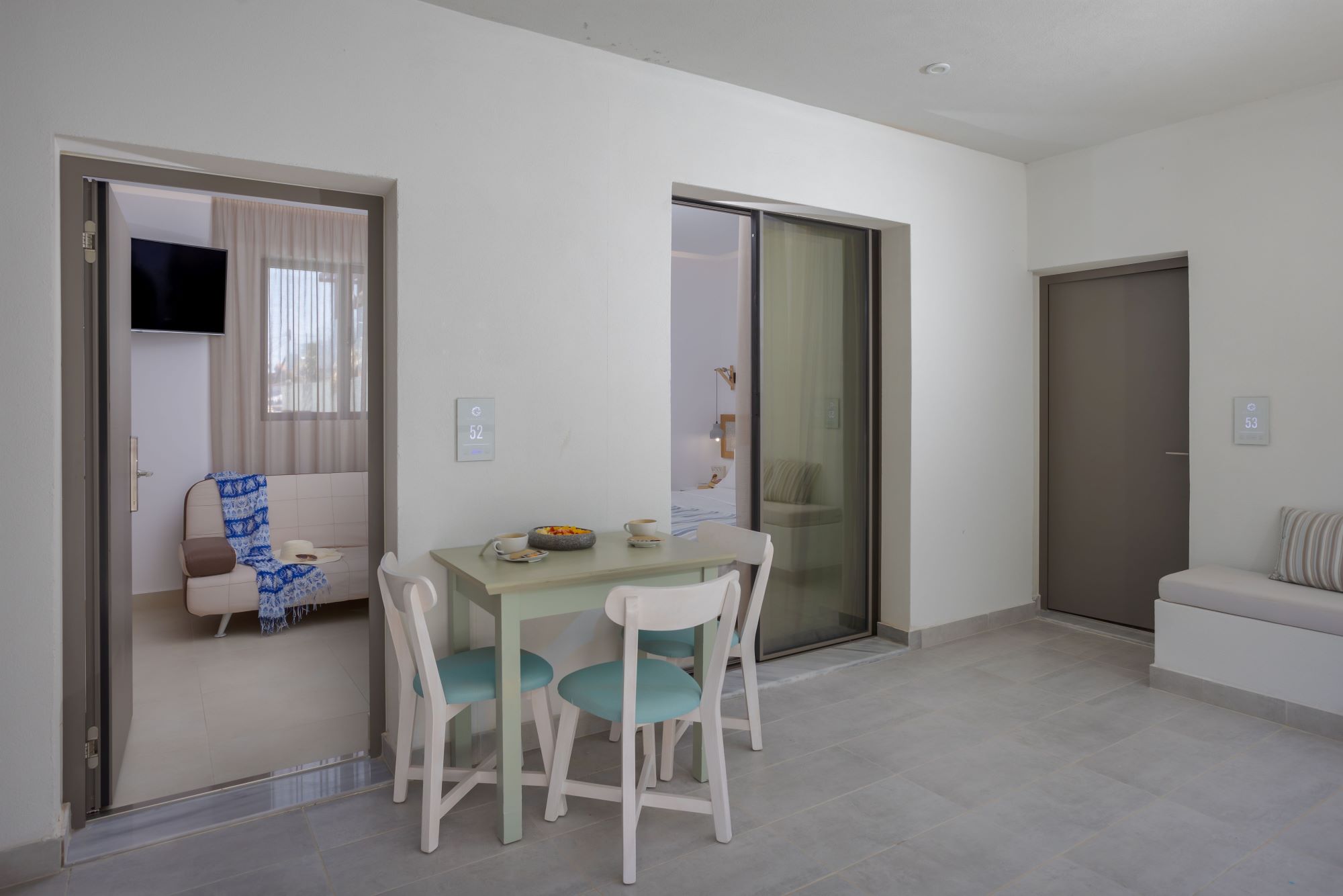 TRIPLE SUPERIOR STUDIO BALCONY OR TERRACE