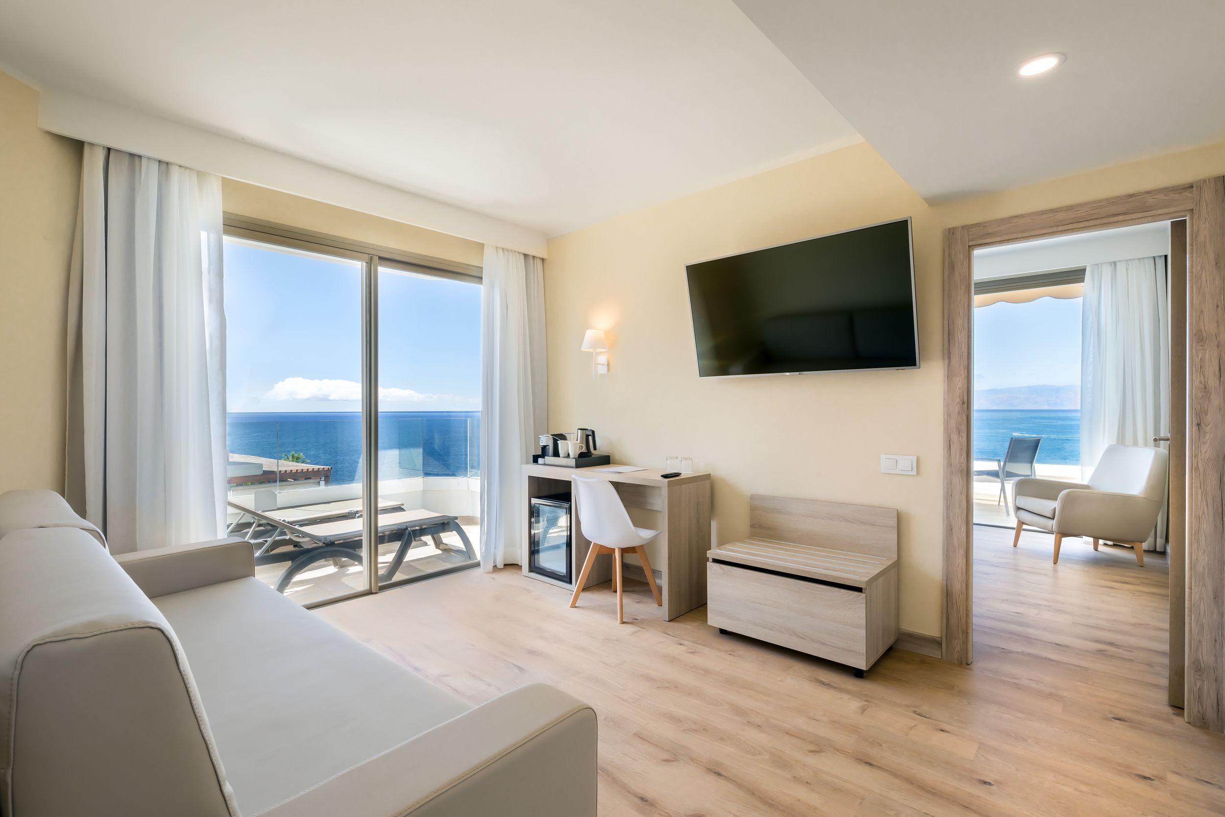 JUNIOR SUITE  BALCONY OR TERRACE