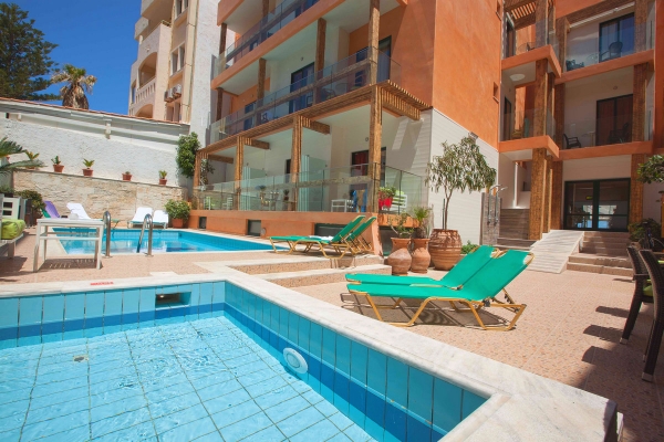 Creta, Palmera Hotel, piscine, sezlonguri.jpg