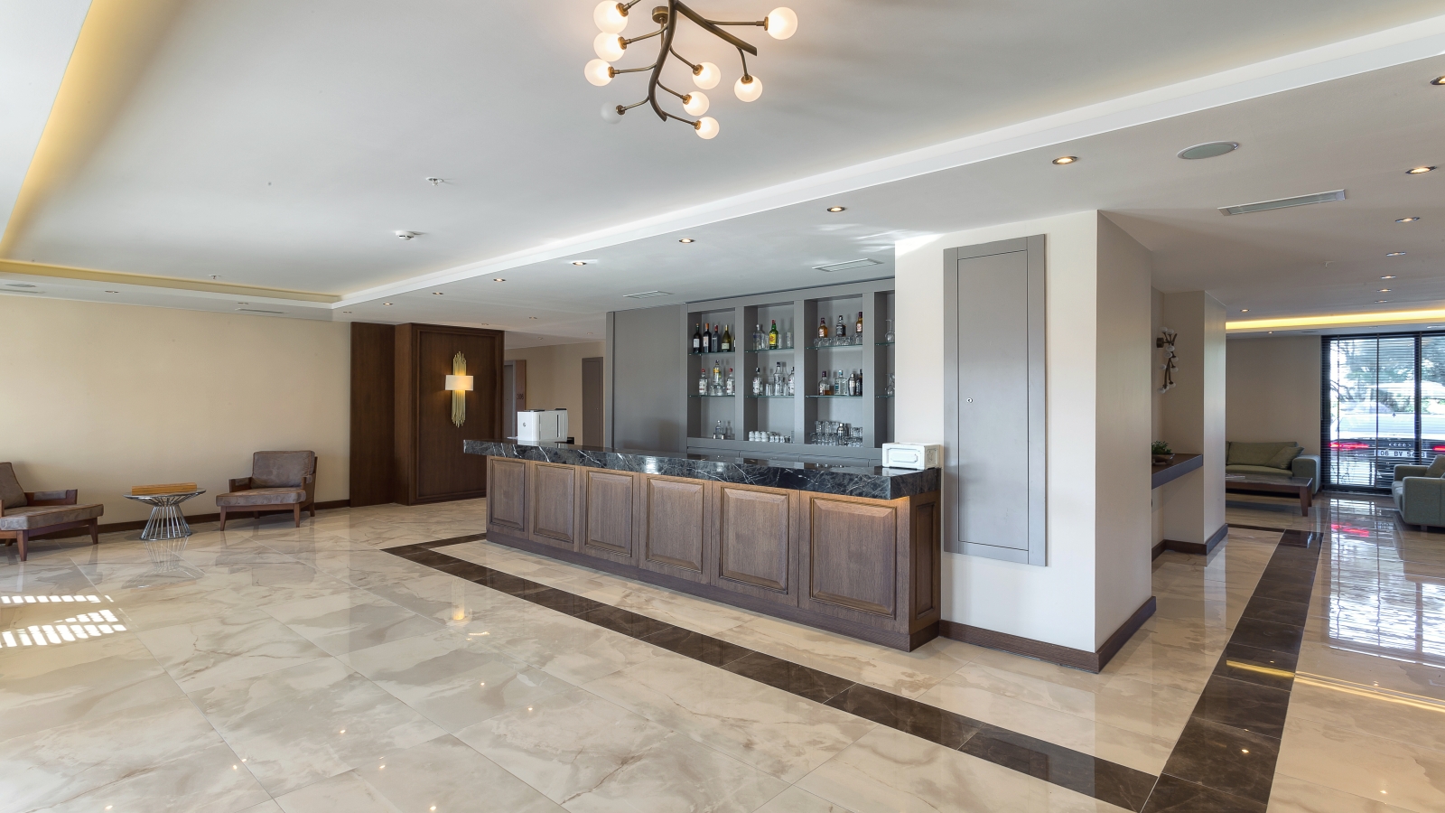 LOBBY BAR