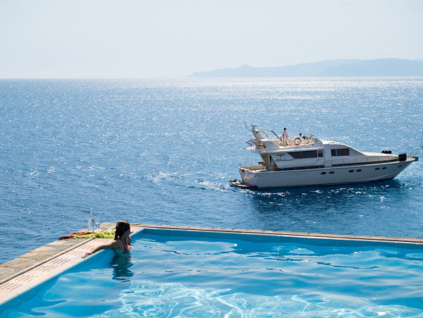 presidential-suite-pool02-big.jpg