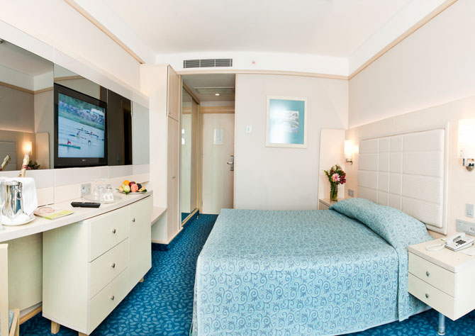 VON RESORT GOLDEN COAST HOTEL 1.jpg