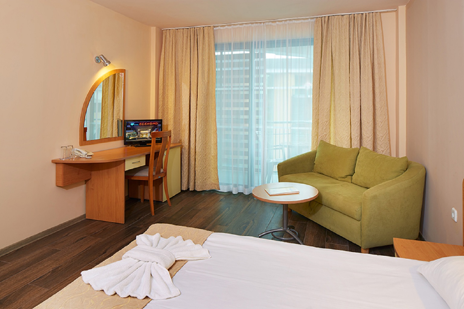 DOUBLE LARGE ROOM