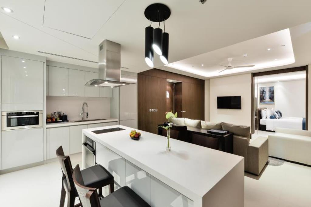 Sky Pool Suite