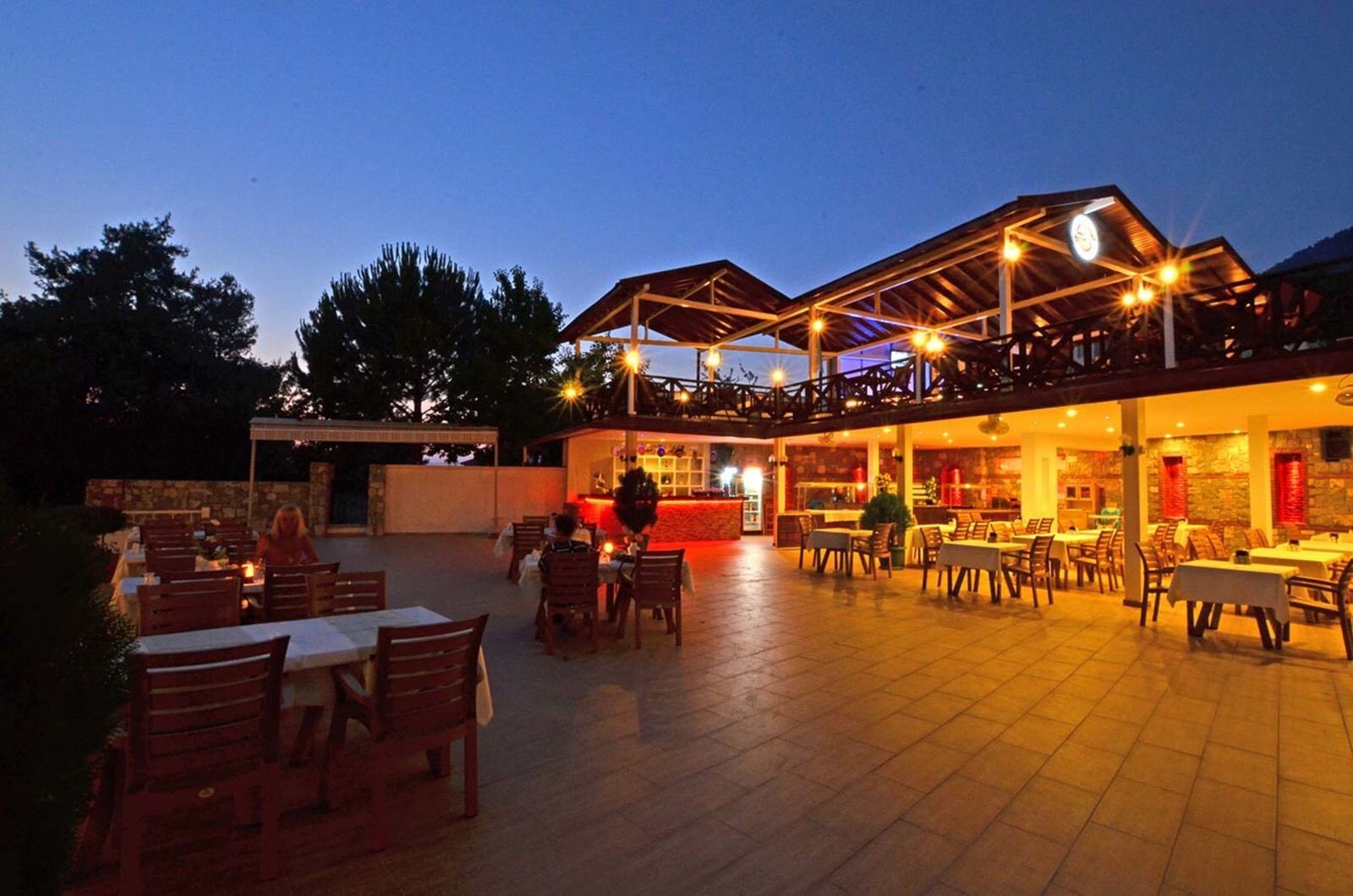 MAIN RESTOURANT