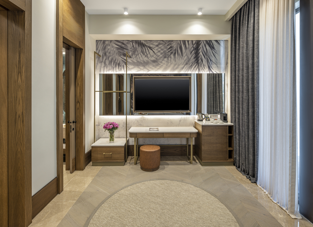 Lagoon Golf Suite 