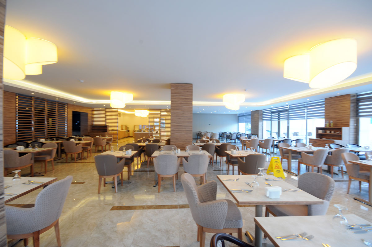 MAIN RESTAURANT