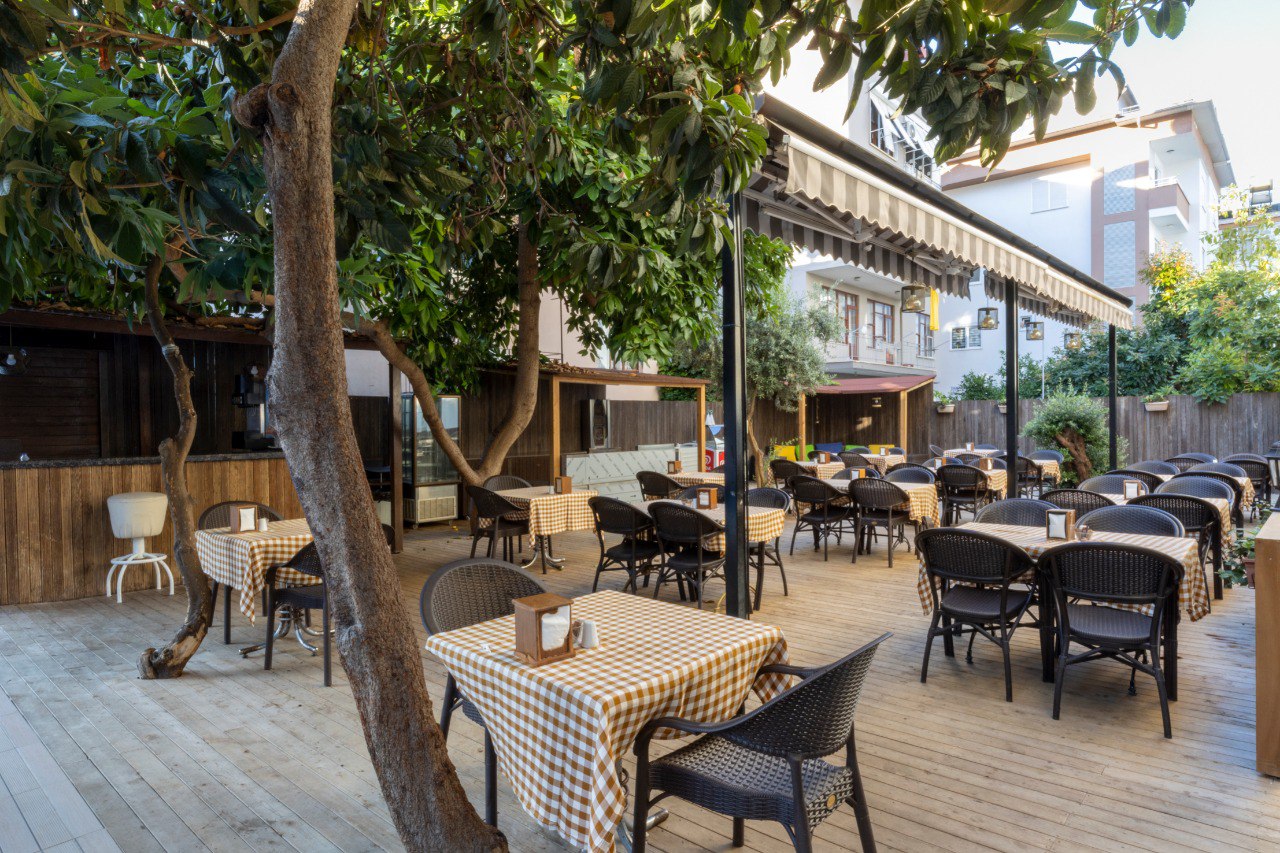 KANDELOR RESTAURANT